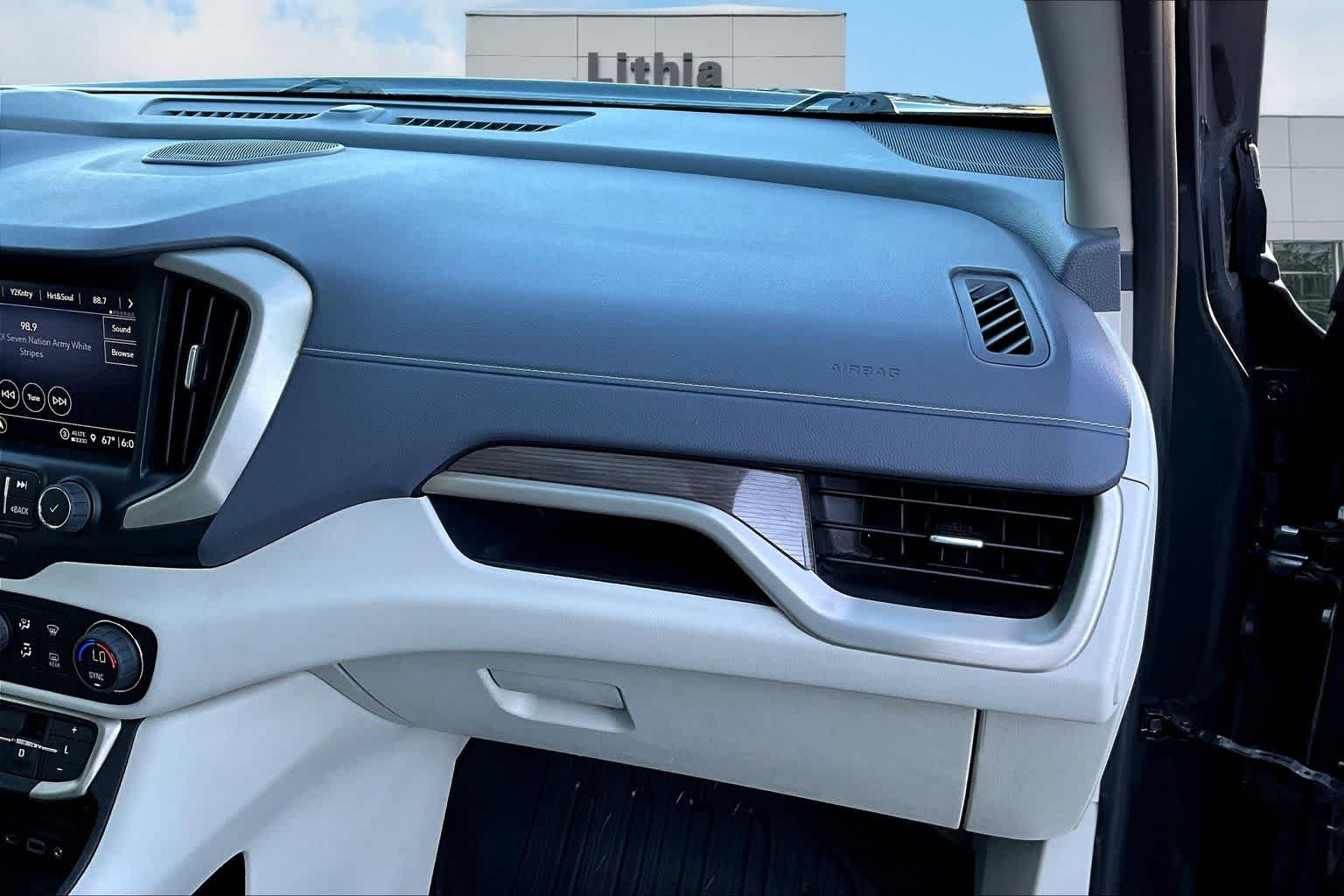 Thumbnail: 2022 GMC Terrain - 24