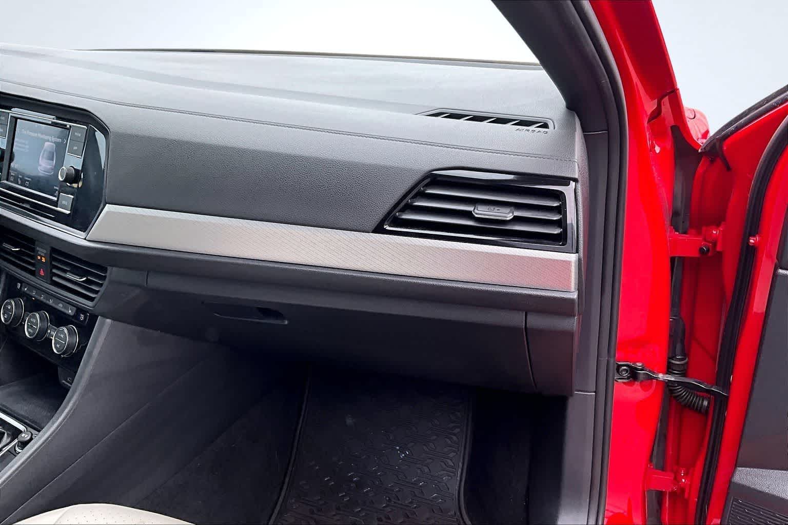 Thumbnail: 2021 Volkswagen Jetta - 24