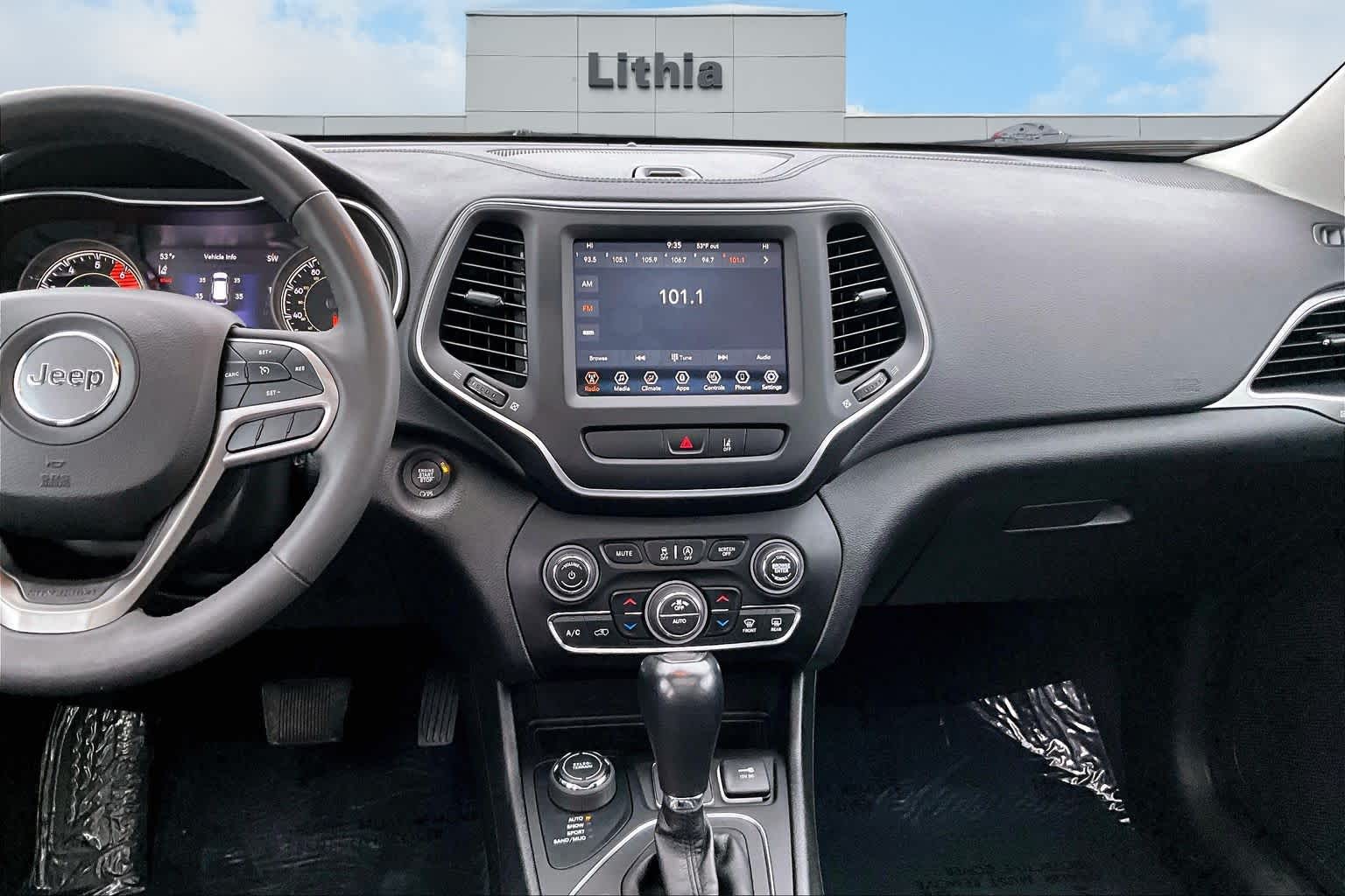 Thumbnail: 2022 Jeep Cherokee - 16