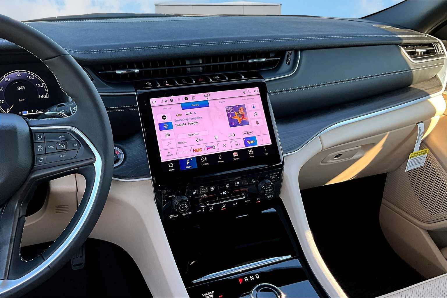 Thumbnail: 2025 Jeep Grand Cherokee - 16