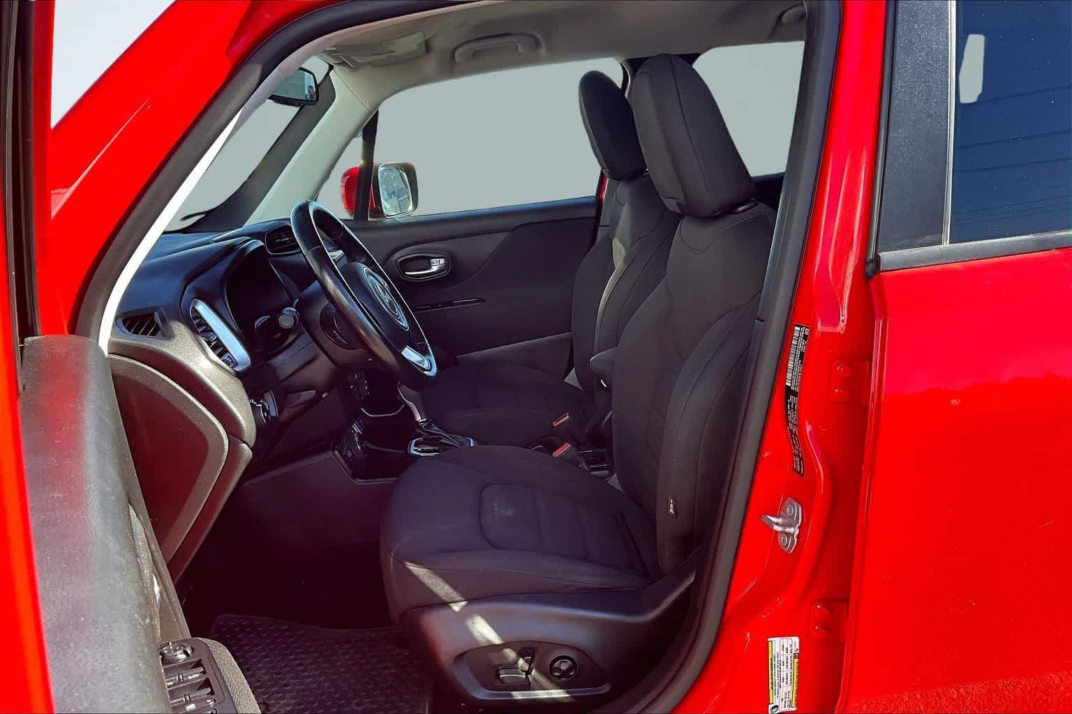 Thumbnail: 2021 Jeep Renegade - 11