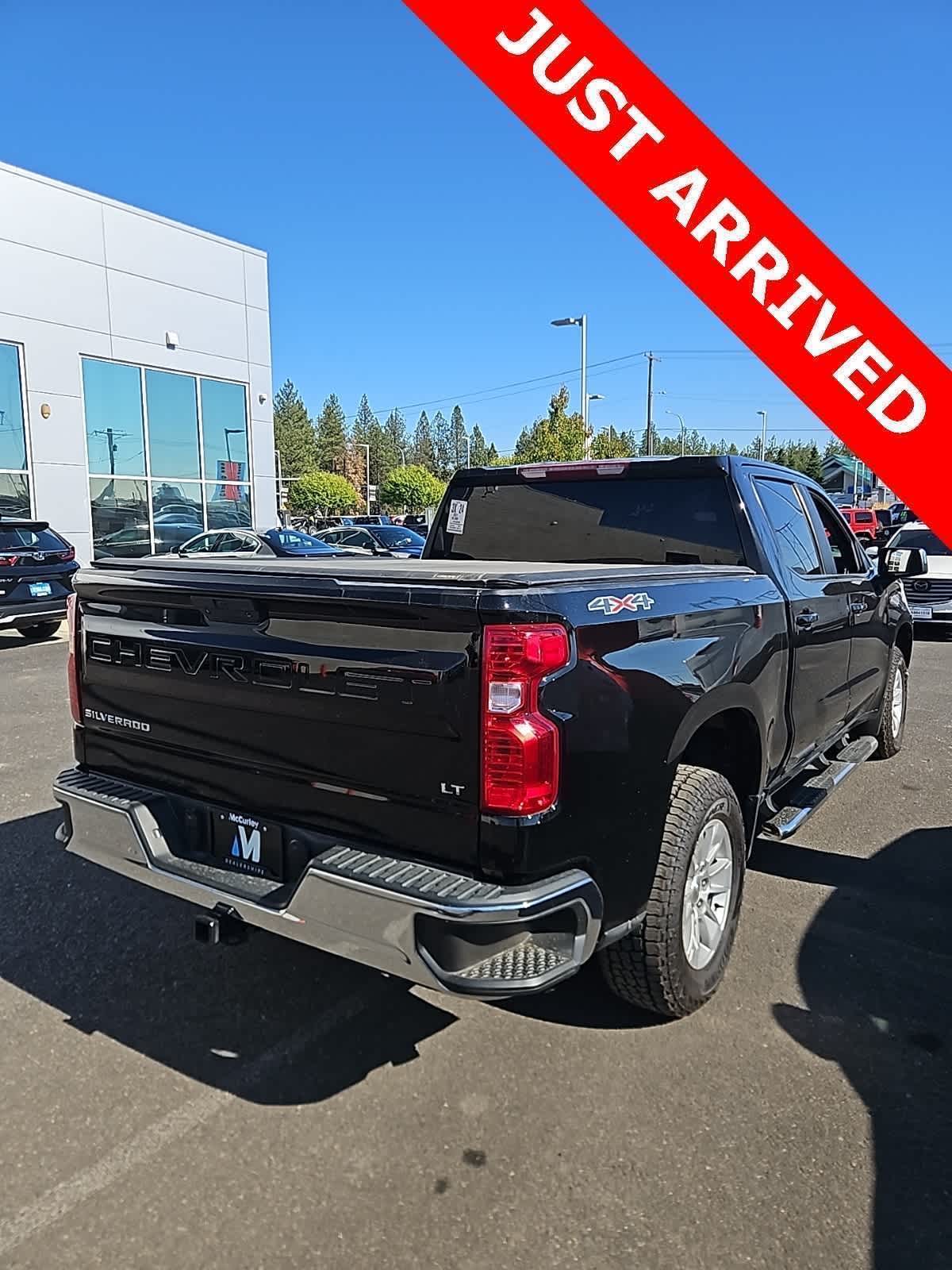 2021 Chevrolet Silverado 1500 LT photo 3