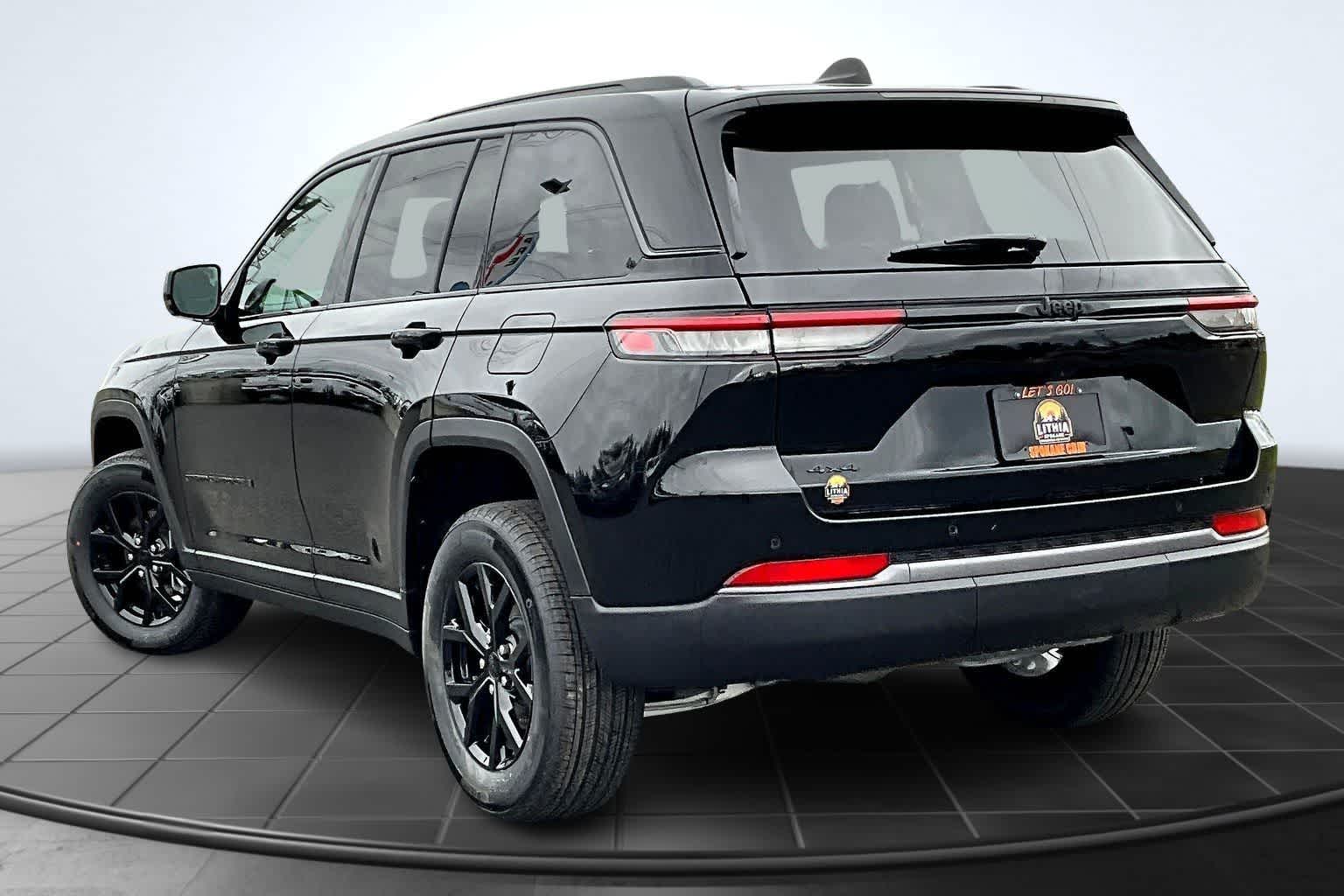 Thumbnail: 2026 Jeep Grand Cherokee - 4