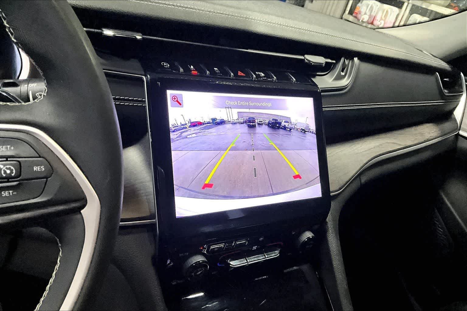 Thumbnail: 2023 Jeep Grand Cherokee L - 17