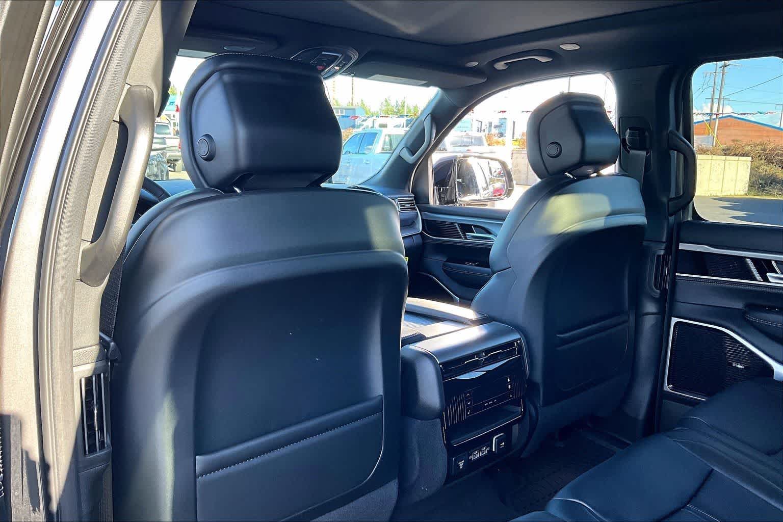 Thumbnail: 2026 Jeep Grand Wagoneer L - 12