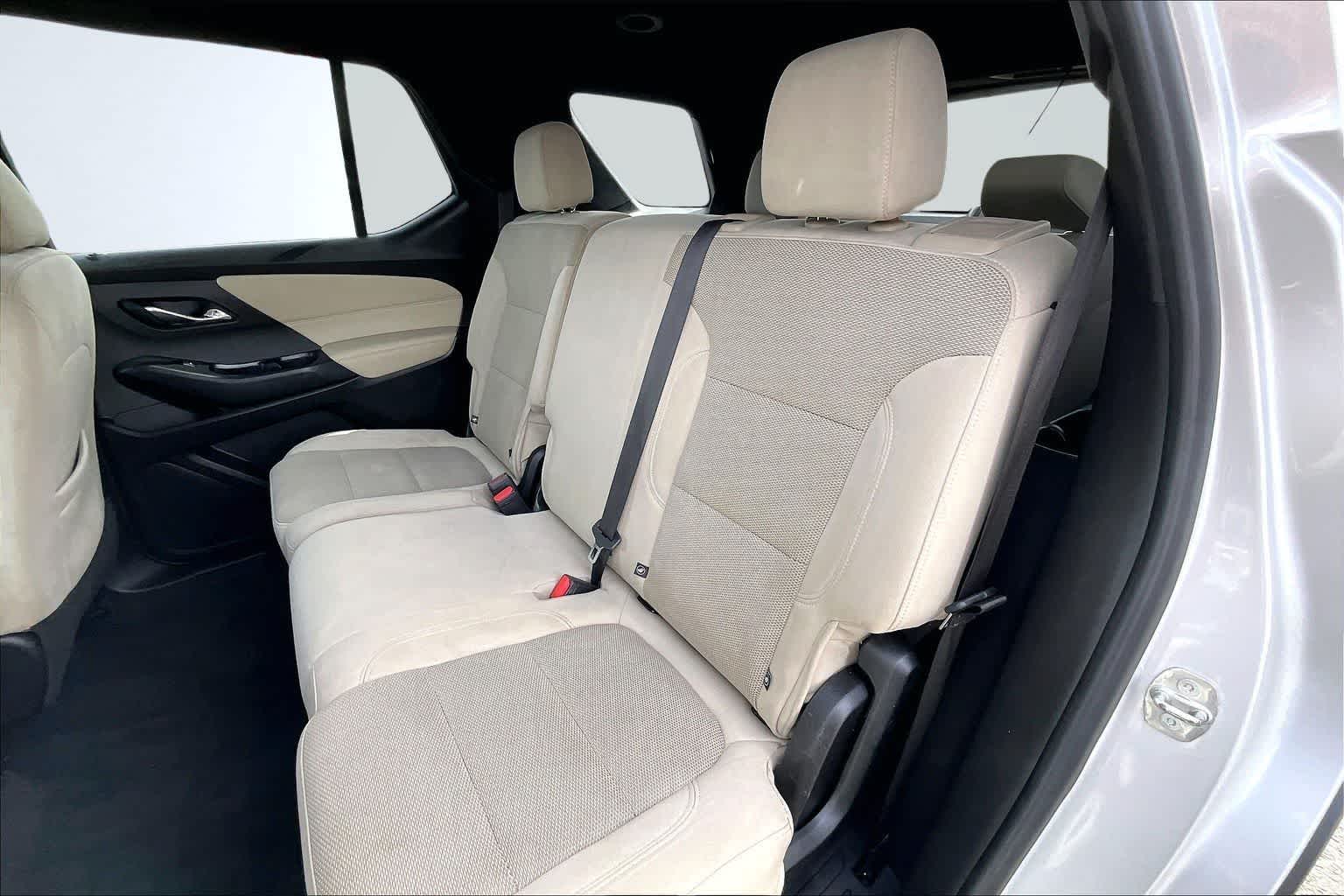 Thumbnail: 2022 Chevrolet Traverse - 13