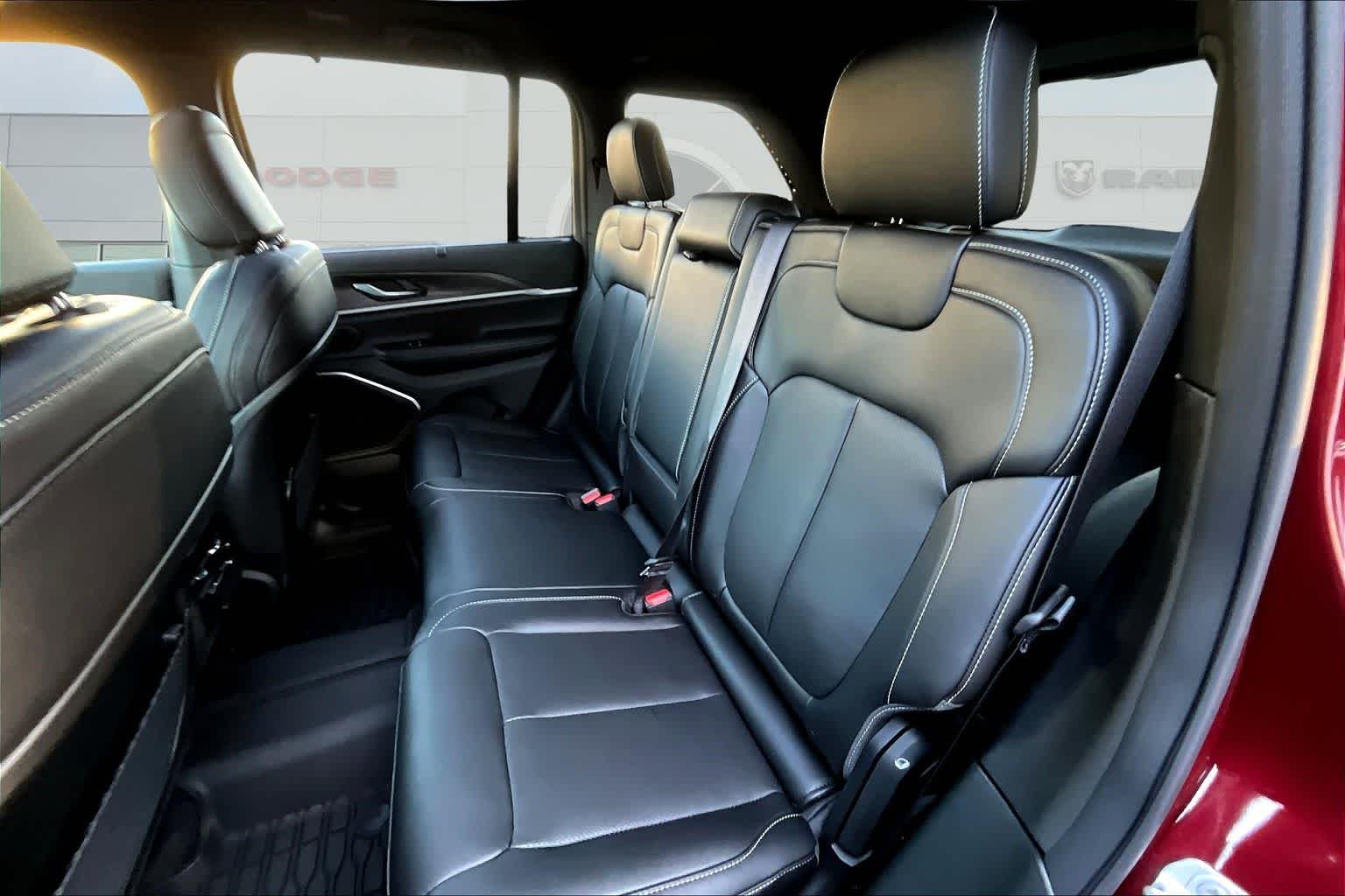 Thumbnail: 2025 Jeep Grand Cherokee - 13