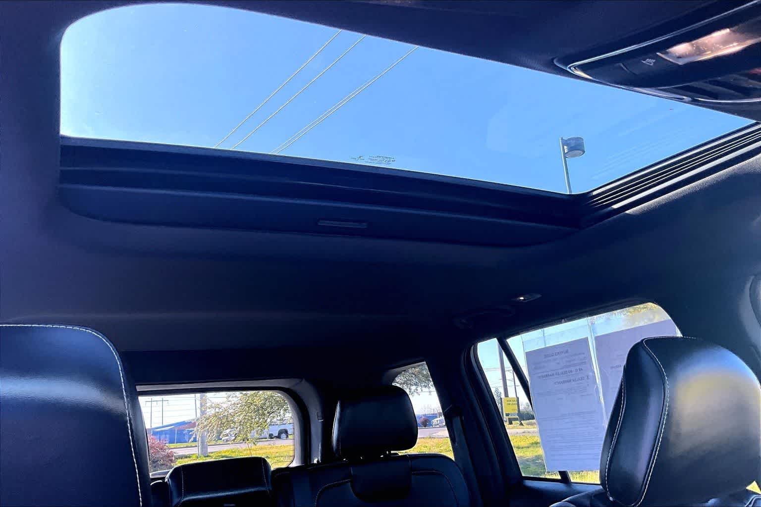 Thumbnail: 2023 Jeep Grand Cherokee - 30