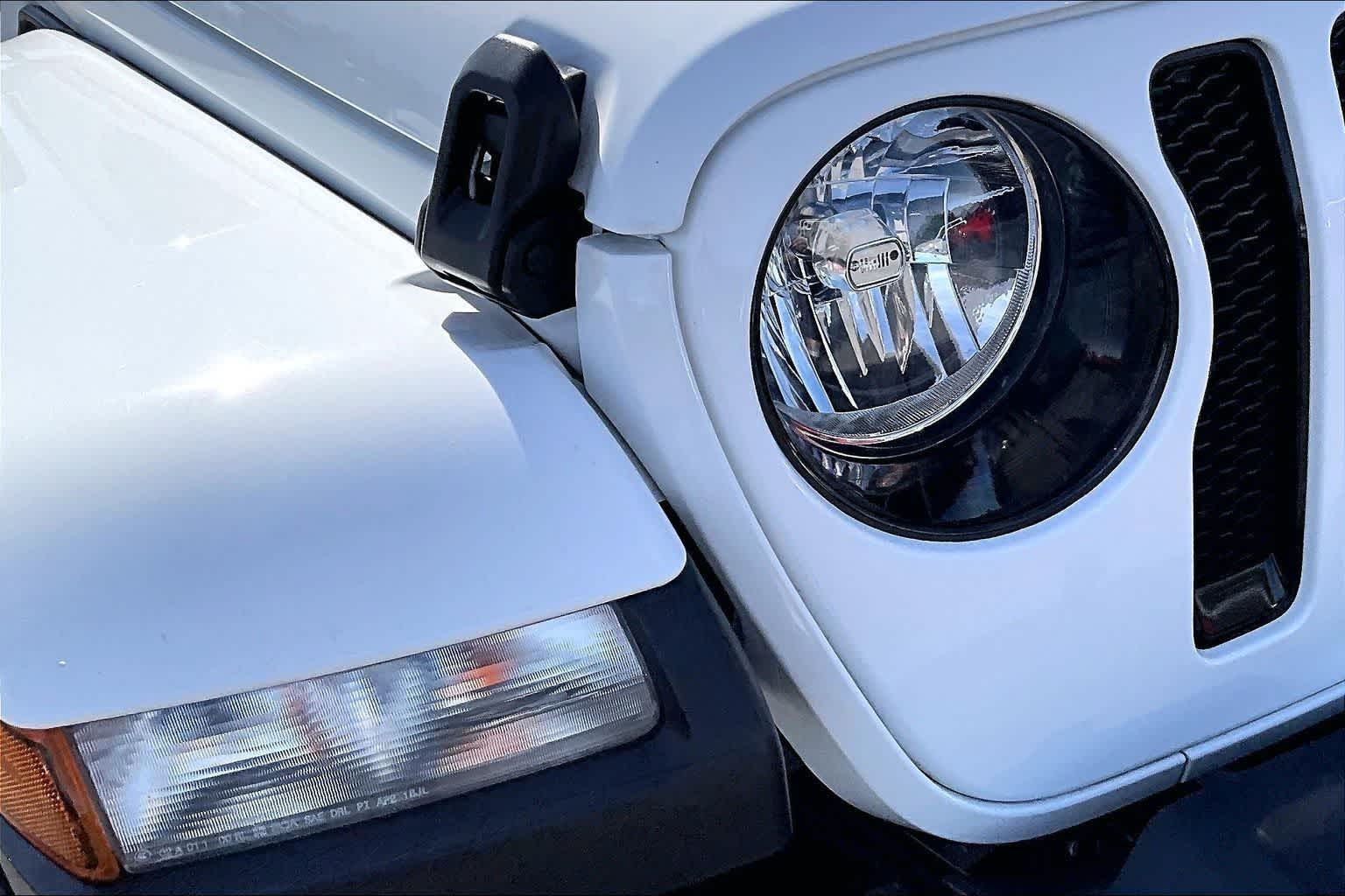 Thumbnail: 2023 Jeep Wrangler - 30