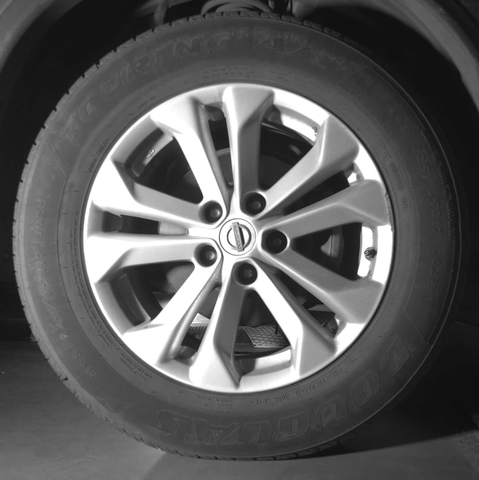 Thumbnail: 2015 Nissan Rogue - 10