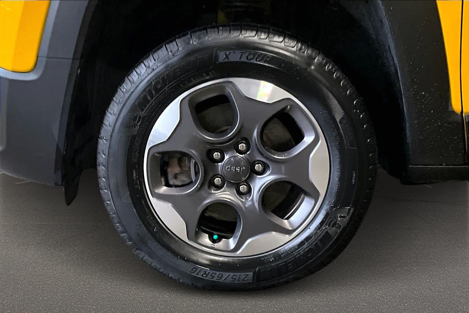 Thumbnail: 2018 Jeep Renegade - 8