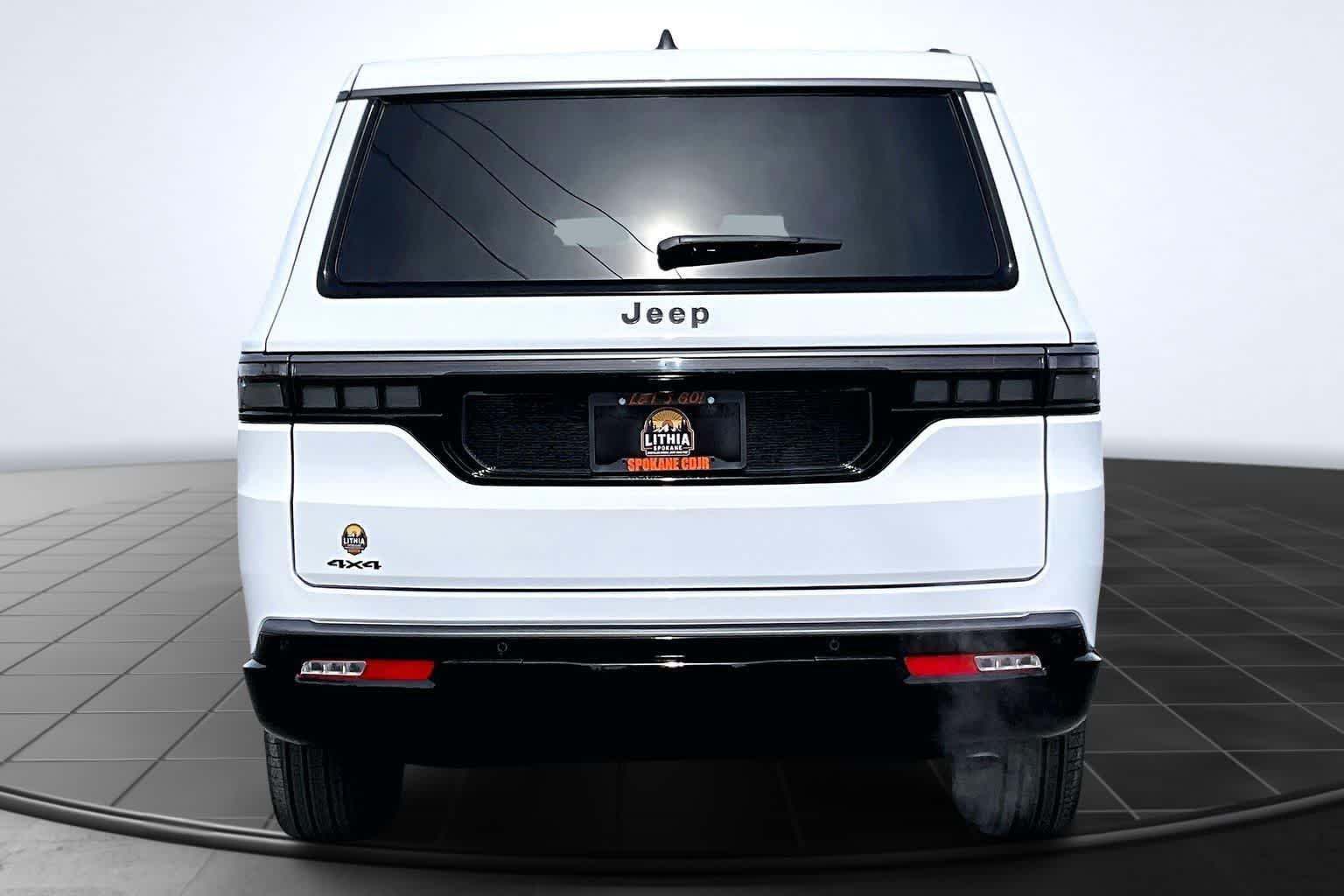 Thumbnail: 2026 Jeep Grand Wagoneer L - 5