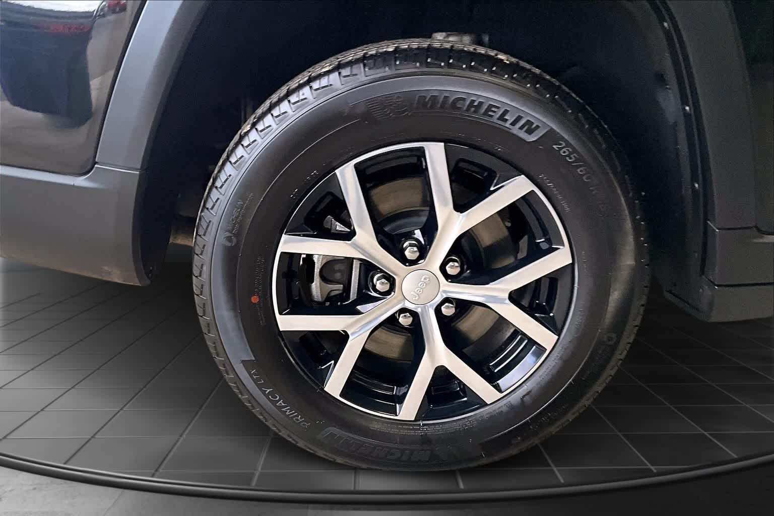 Thumbnail: 2023 Jeep Grand Cherokee L - 35