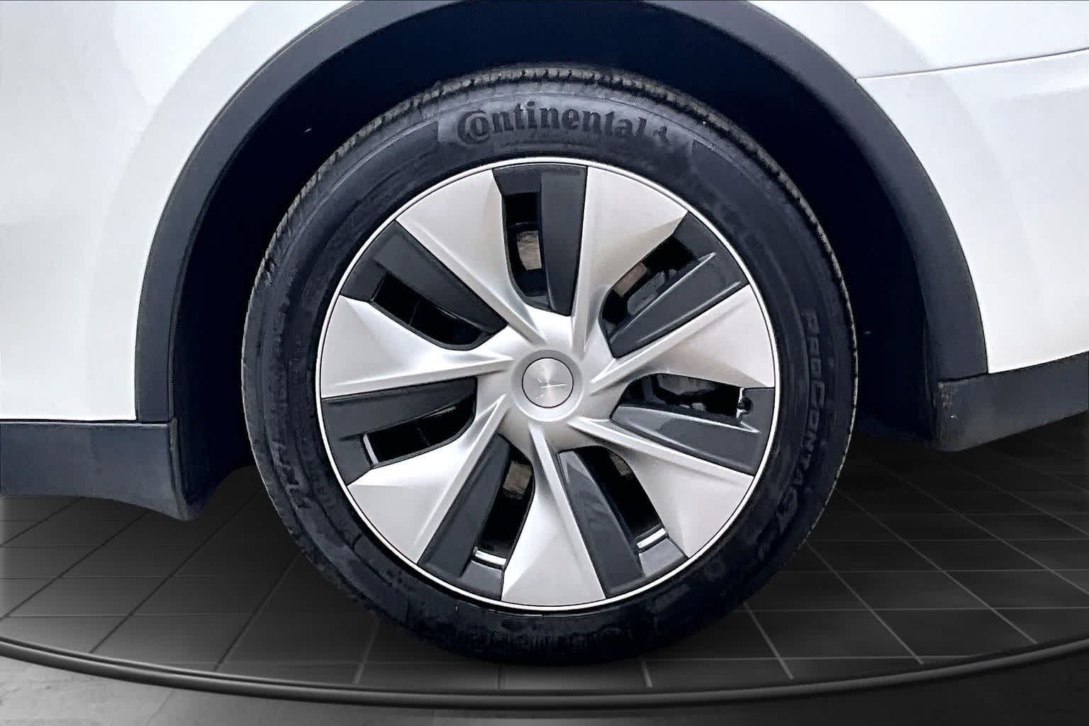 Thumbnail: 2023 Tesla Model Y - 36