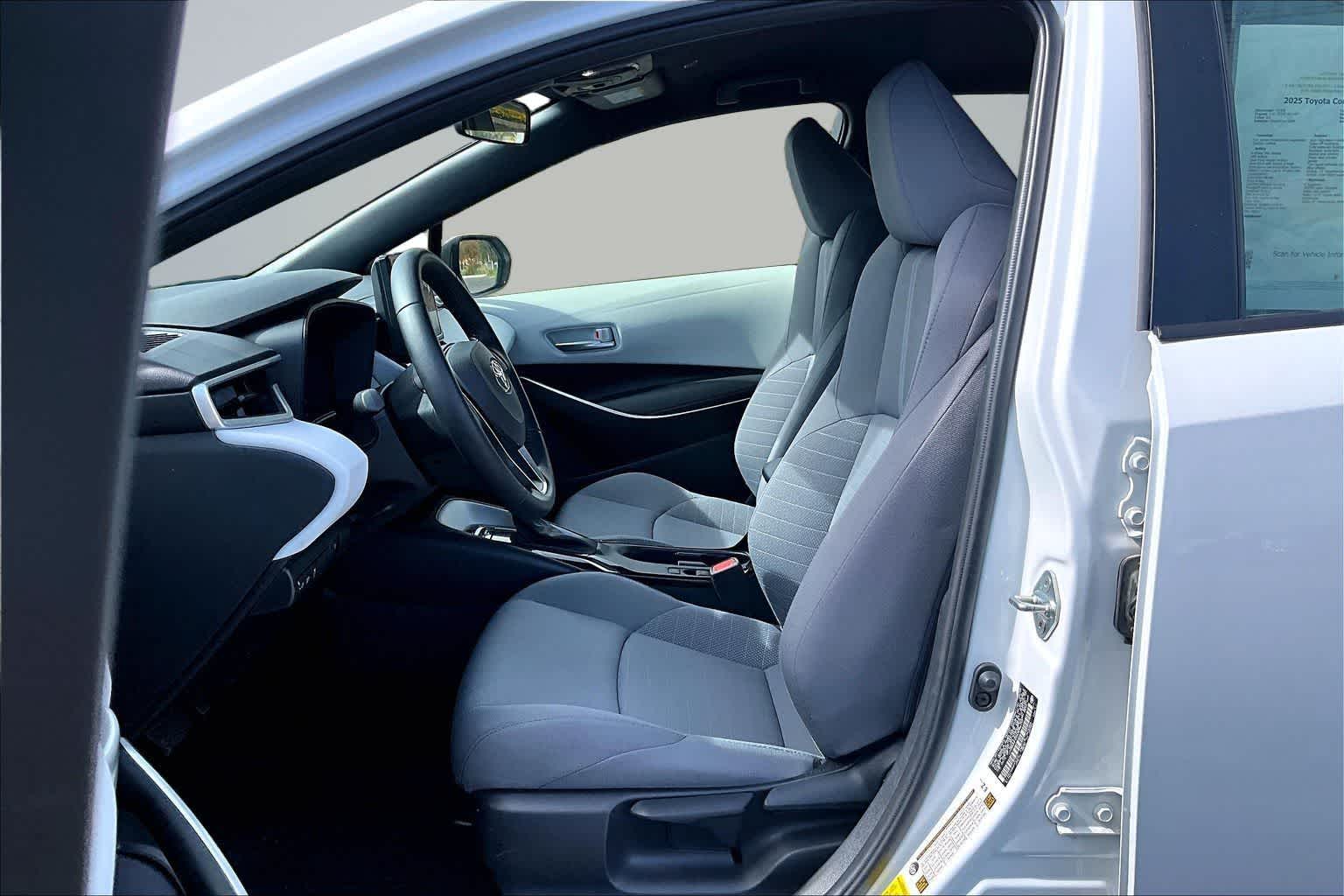 Thumbnail: 2025 Toyota Corolla - 11