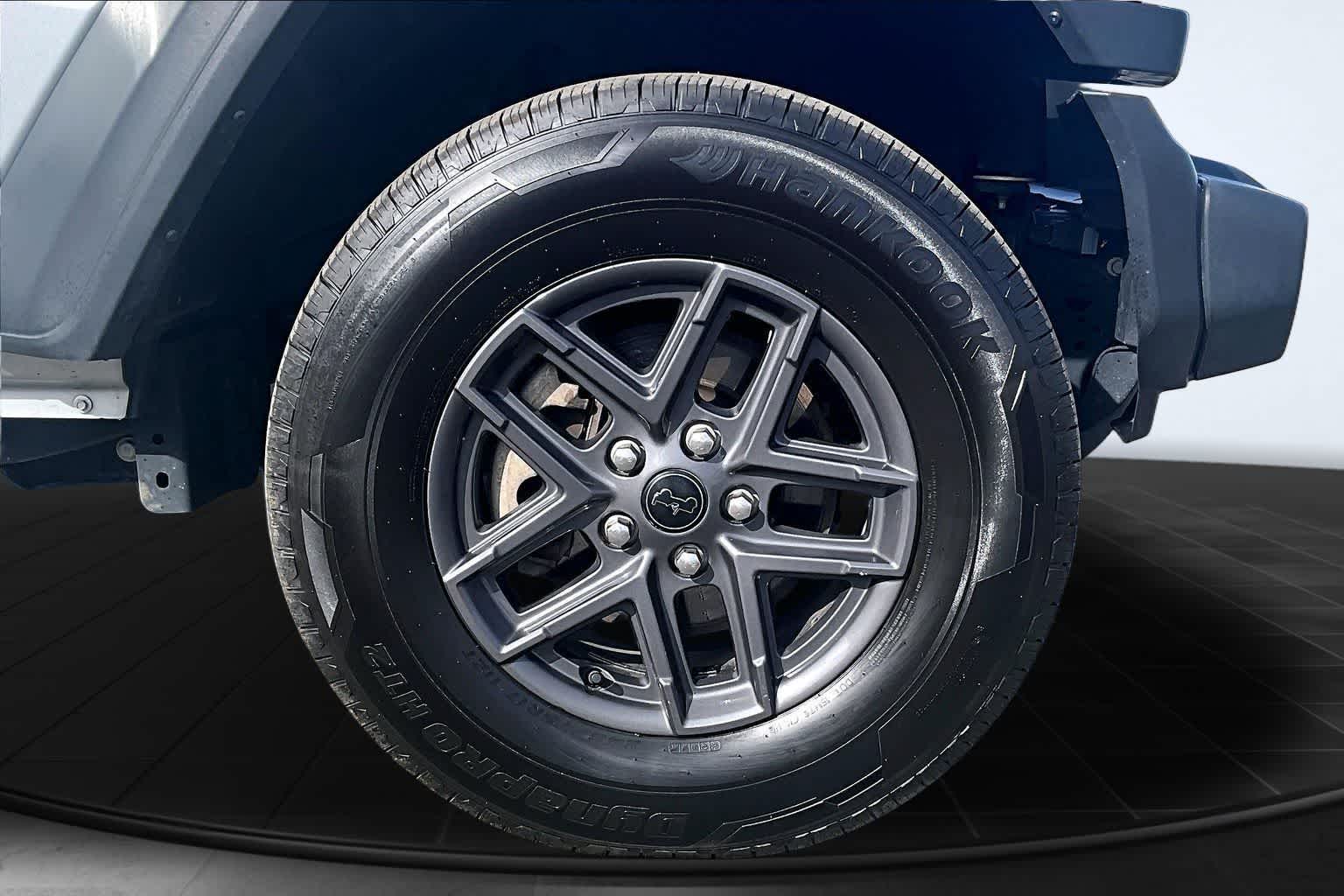 Thumbnail: 2024 Jeep Wrangler - 34