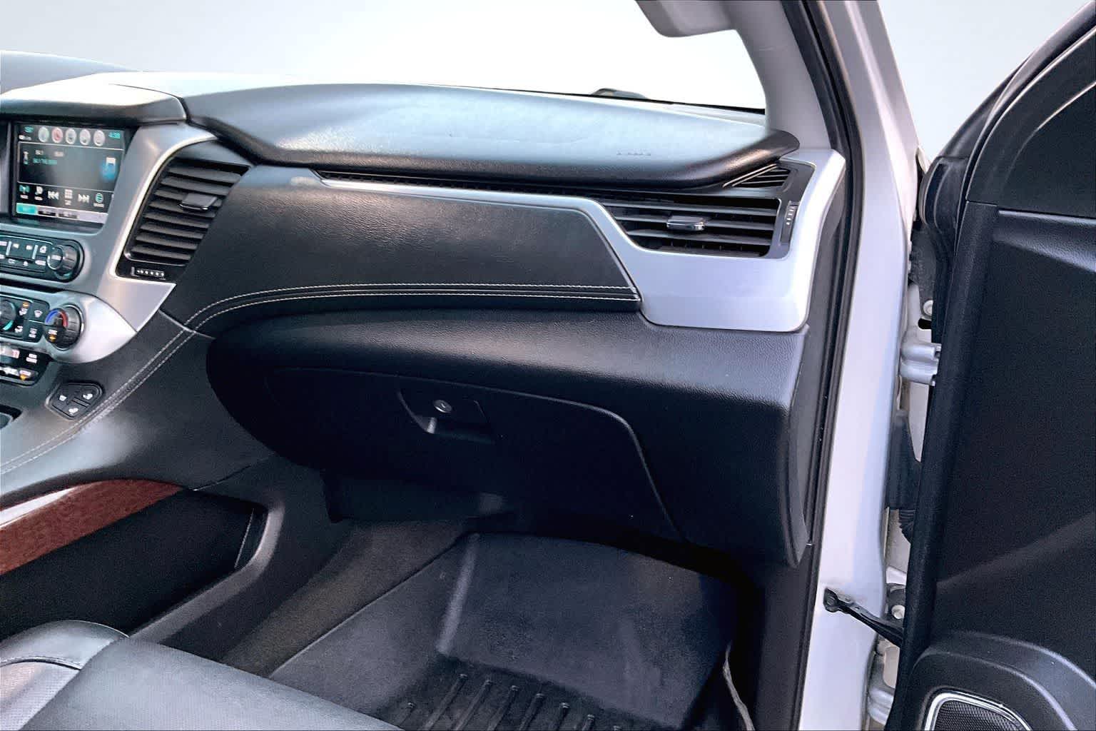 Thumbnail: 2018 GMC Yukon XL - 24