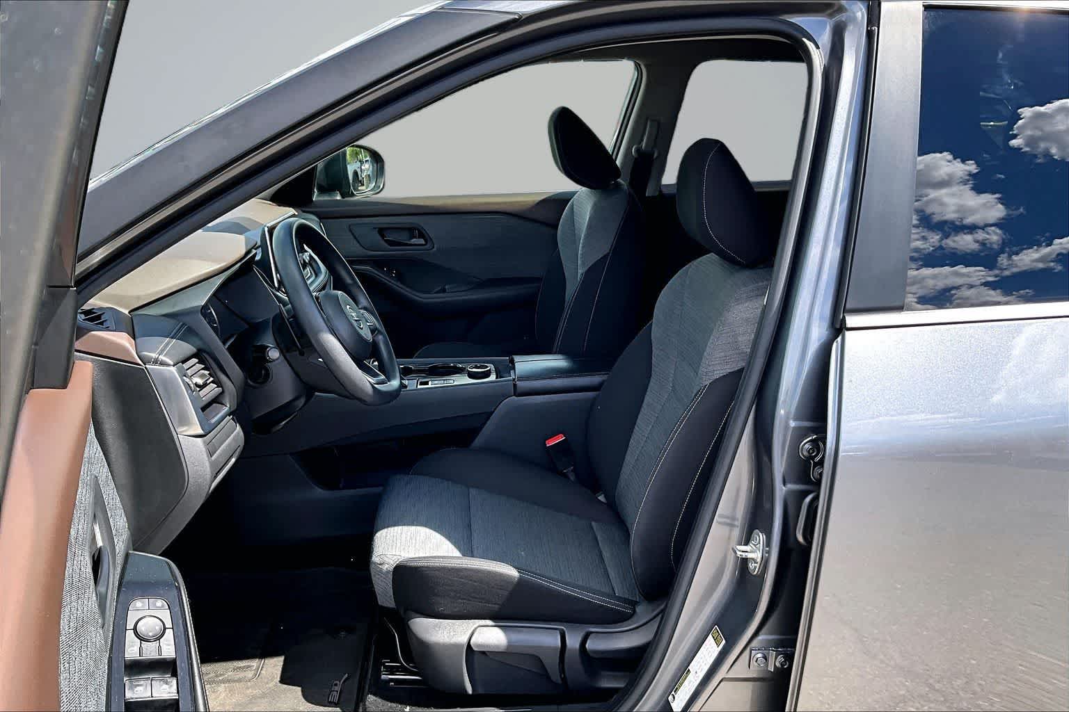 Thumbnail: 2021 Nissan Rogue - 10