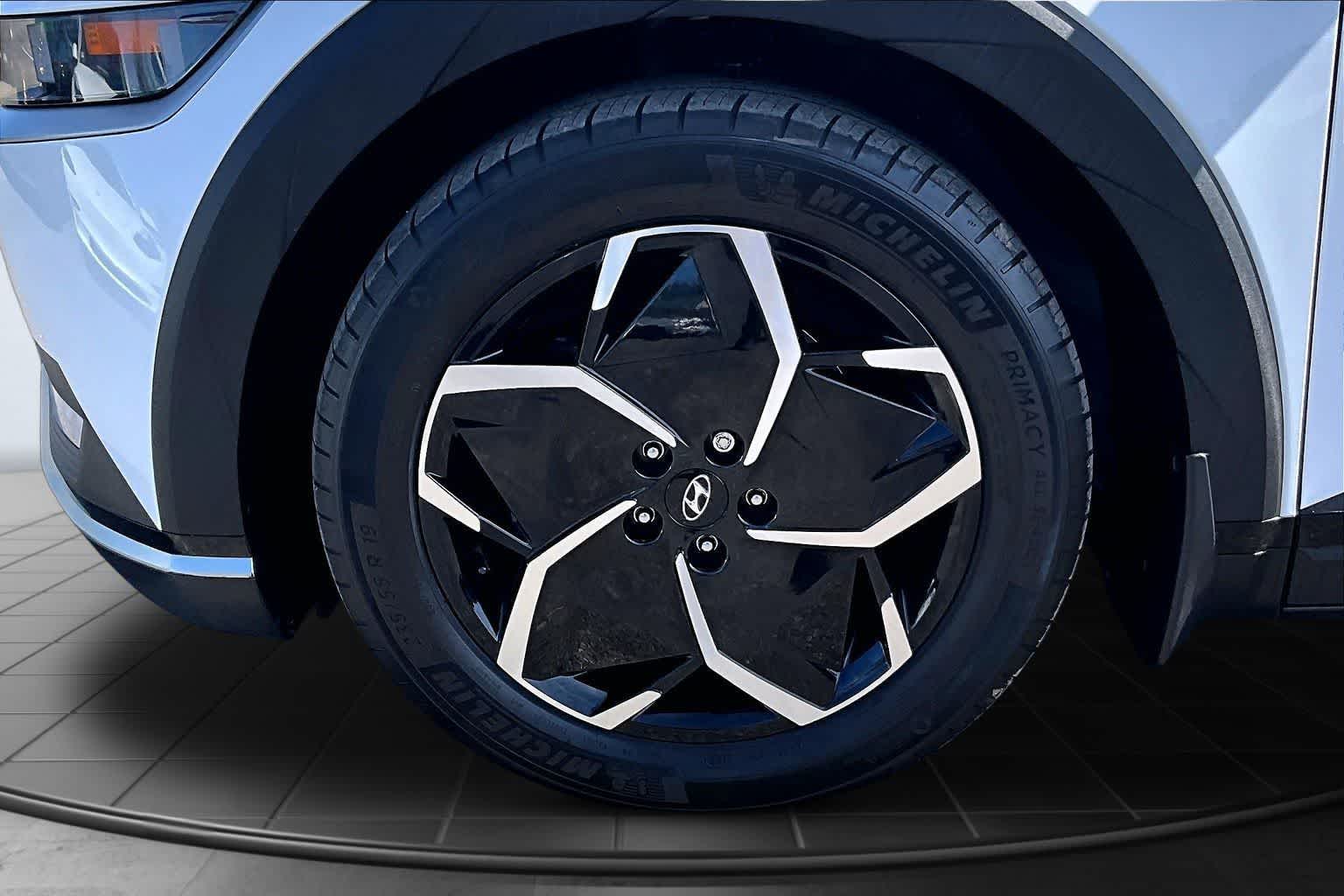 Thumbnail: 2023 Hyundai Ioniq 5 - 8