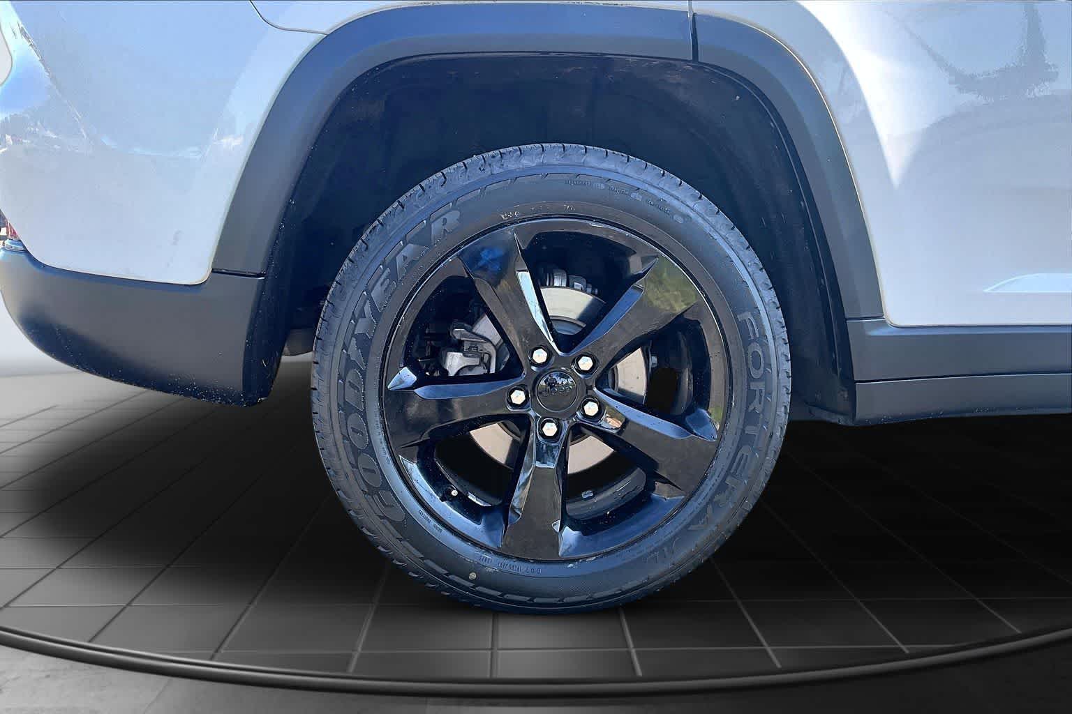 Thumbnail: 2023 Jeep Grand Cherokee - 35