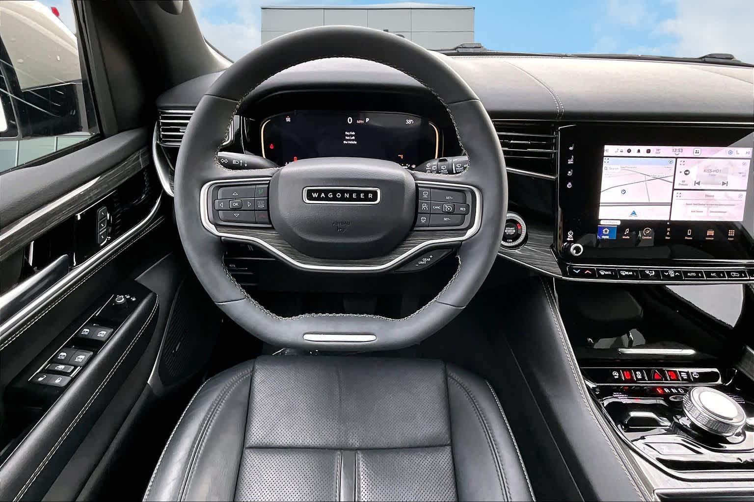 Thumbnail: 2022 Jeep Wagoneer - 15