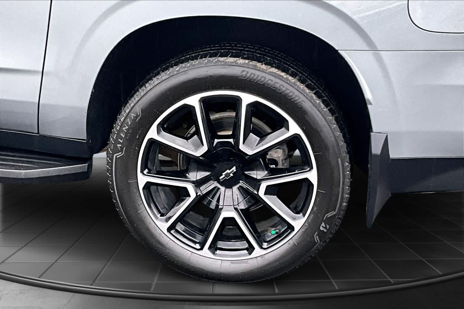 Thumbnail: 2023 Chevrolet Suburban - 35