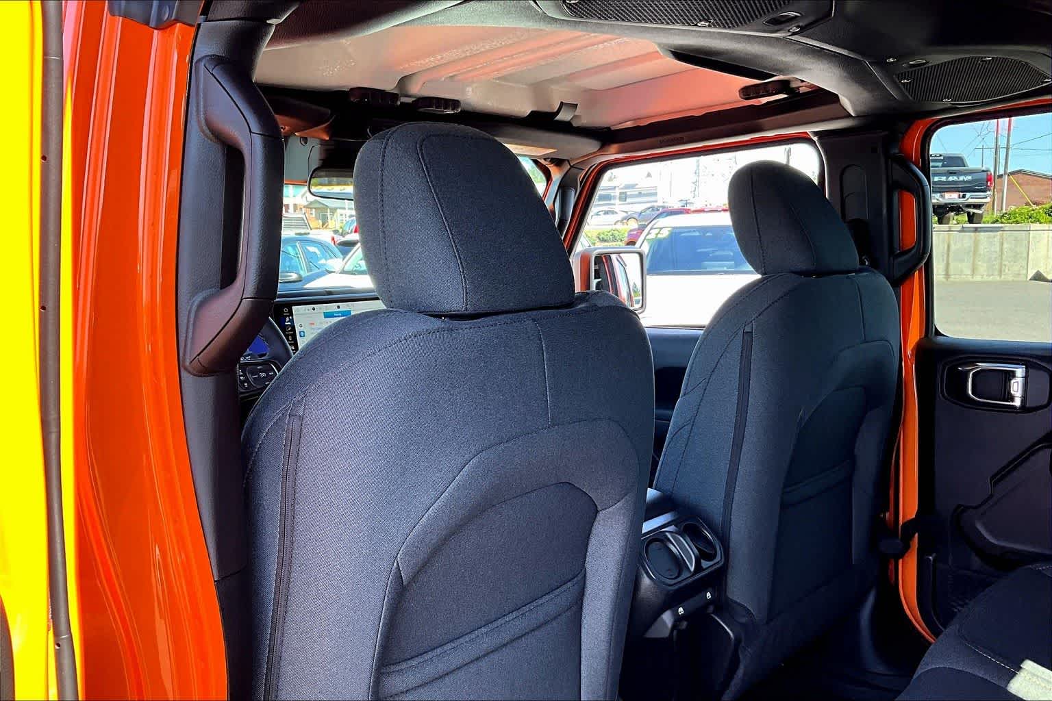 Thumbnail: 2025 Jeep Gladiator - 12