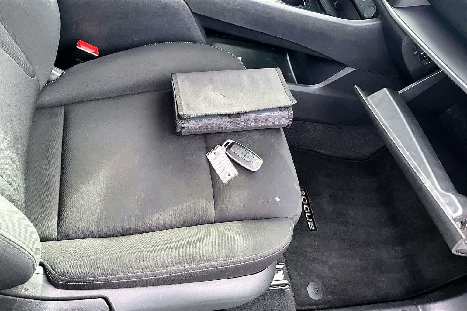 Thumbnail: 2023 Nissan Rogue - 20