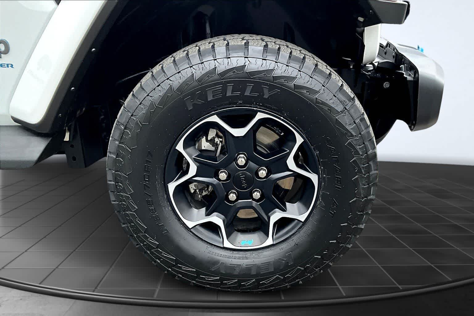 Thumbnail: 2023 Jeep Wrangler - 34