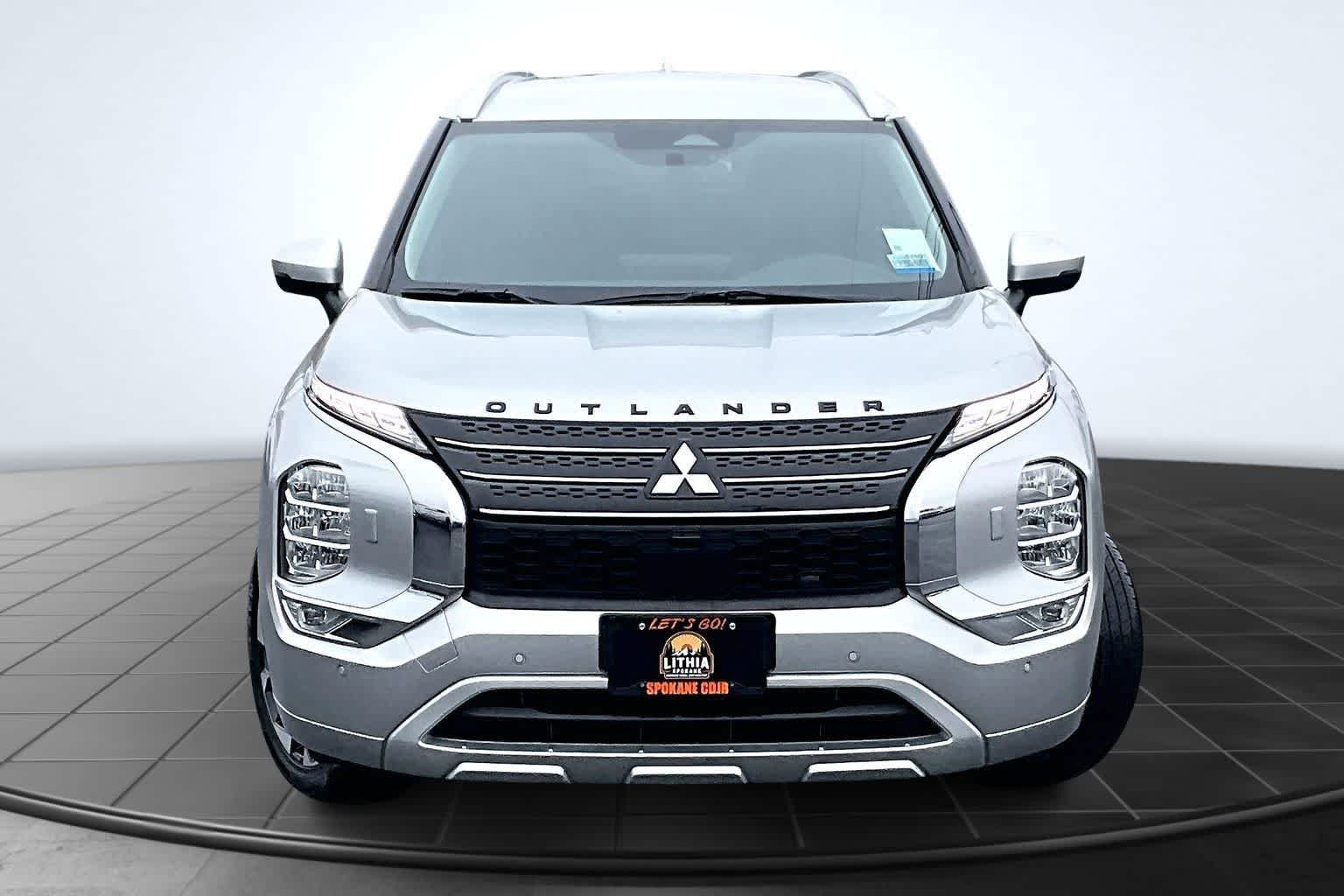 Thumbnail: 2023 Mitsubishi Outlander - 6