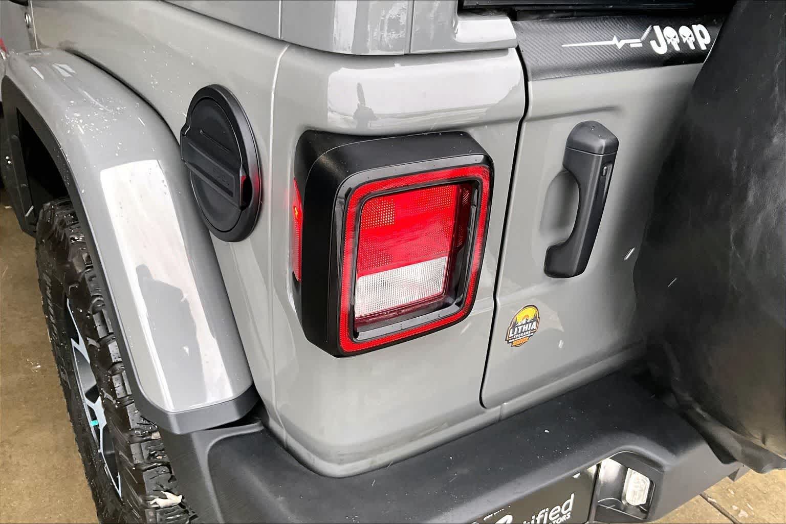 Thumbnail: 2023 Jeep Wrangler - 32