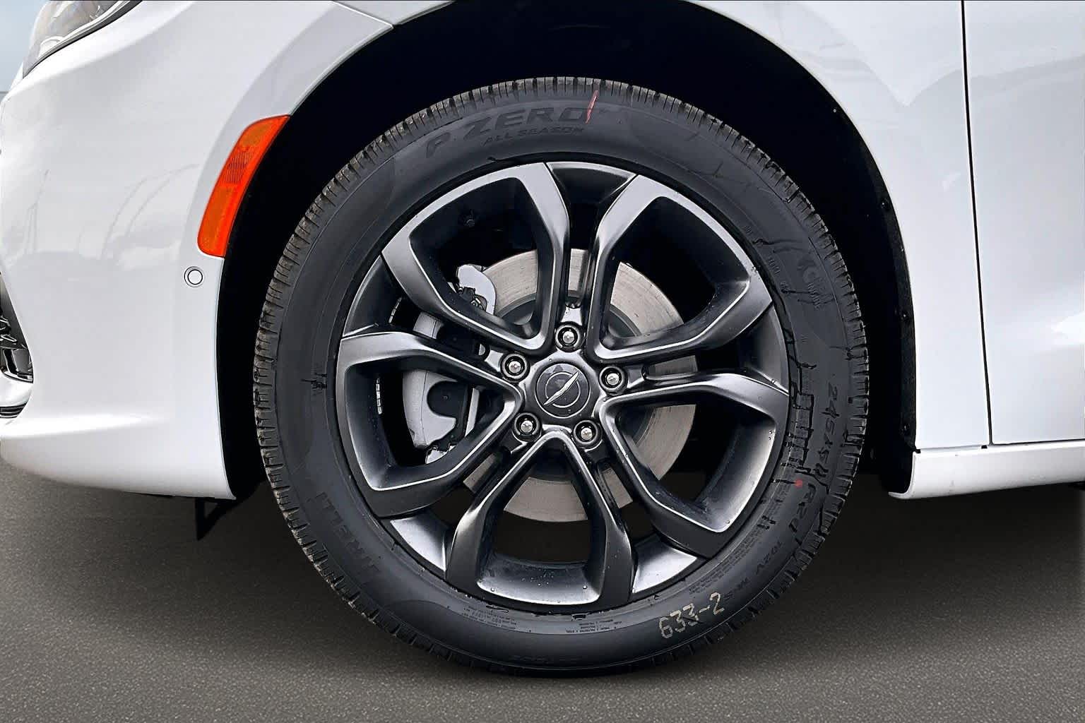 Thumbnail: 2026 Chrysler Pacifica - 8