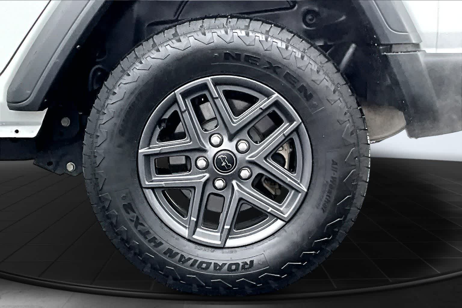 Thumbnail: 2024 Jeep Wrangler - 35