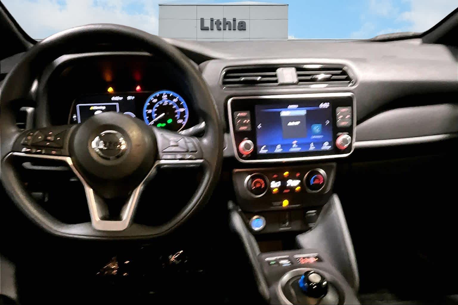 Thumbnail: 2022 Nissan Leaf - 10