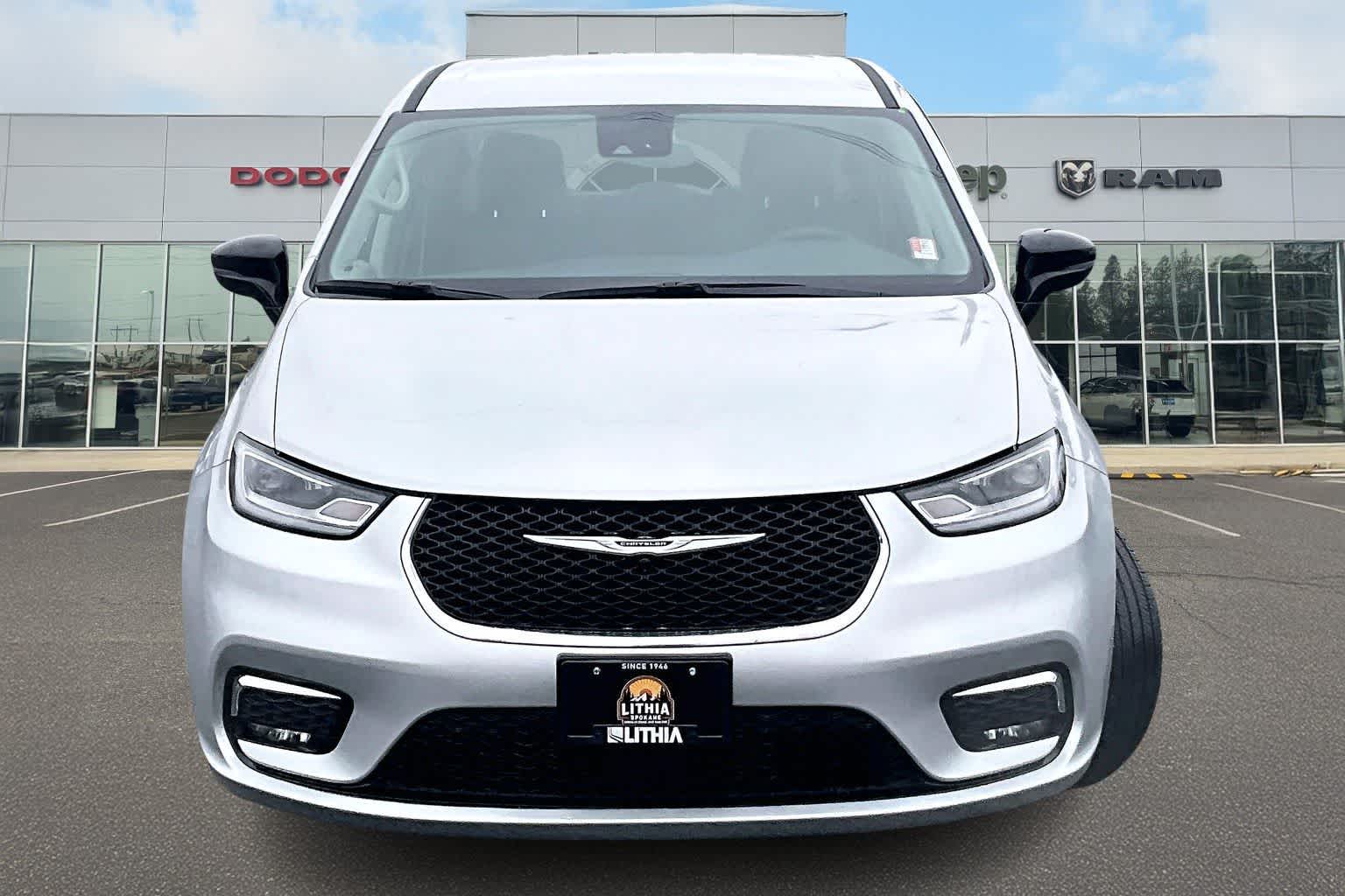 Thumbnail: 2024 Chrysler Pacifica - 6