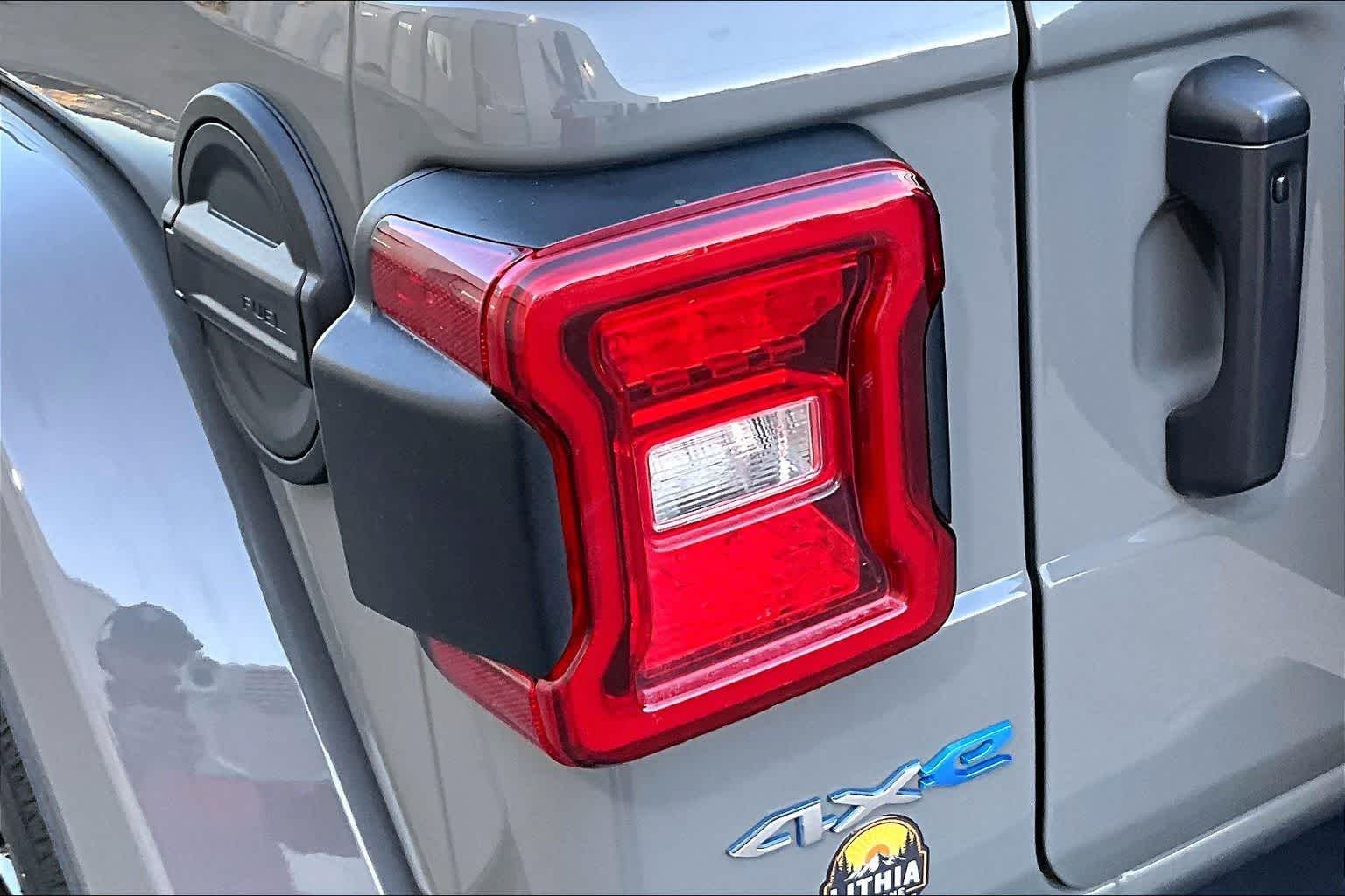 Thumbnail: 2023 Jeep Wrangler - 32
