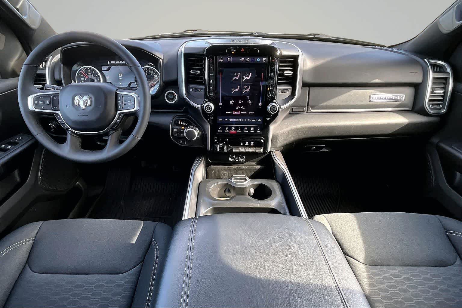 Thumbnail: 2025 RAM 1500 - 9