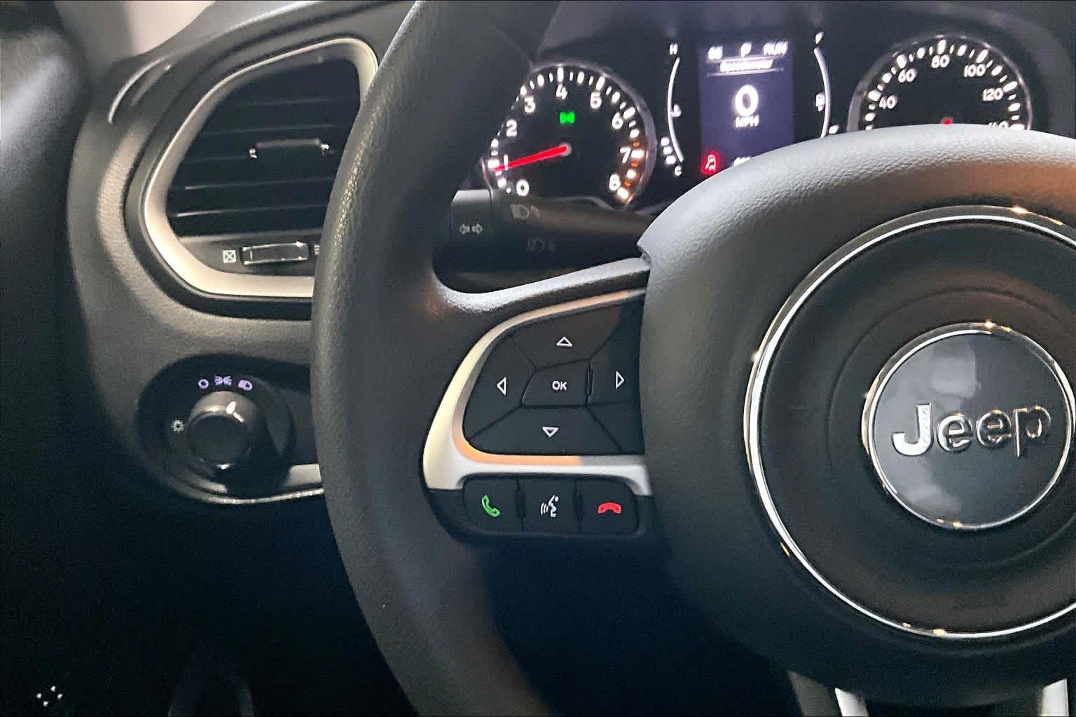 Thumbnail: 2018 Jeep Renegade - 25