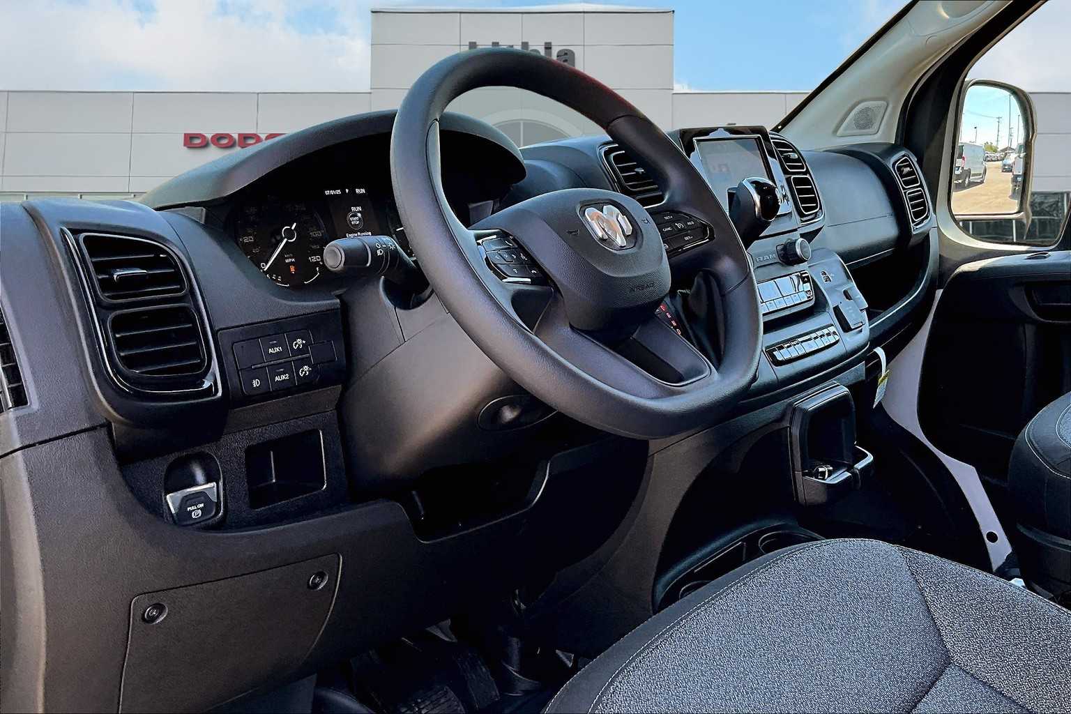 2025 Ram ProMaster 2500 photo 2