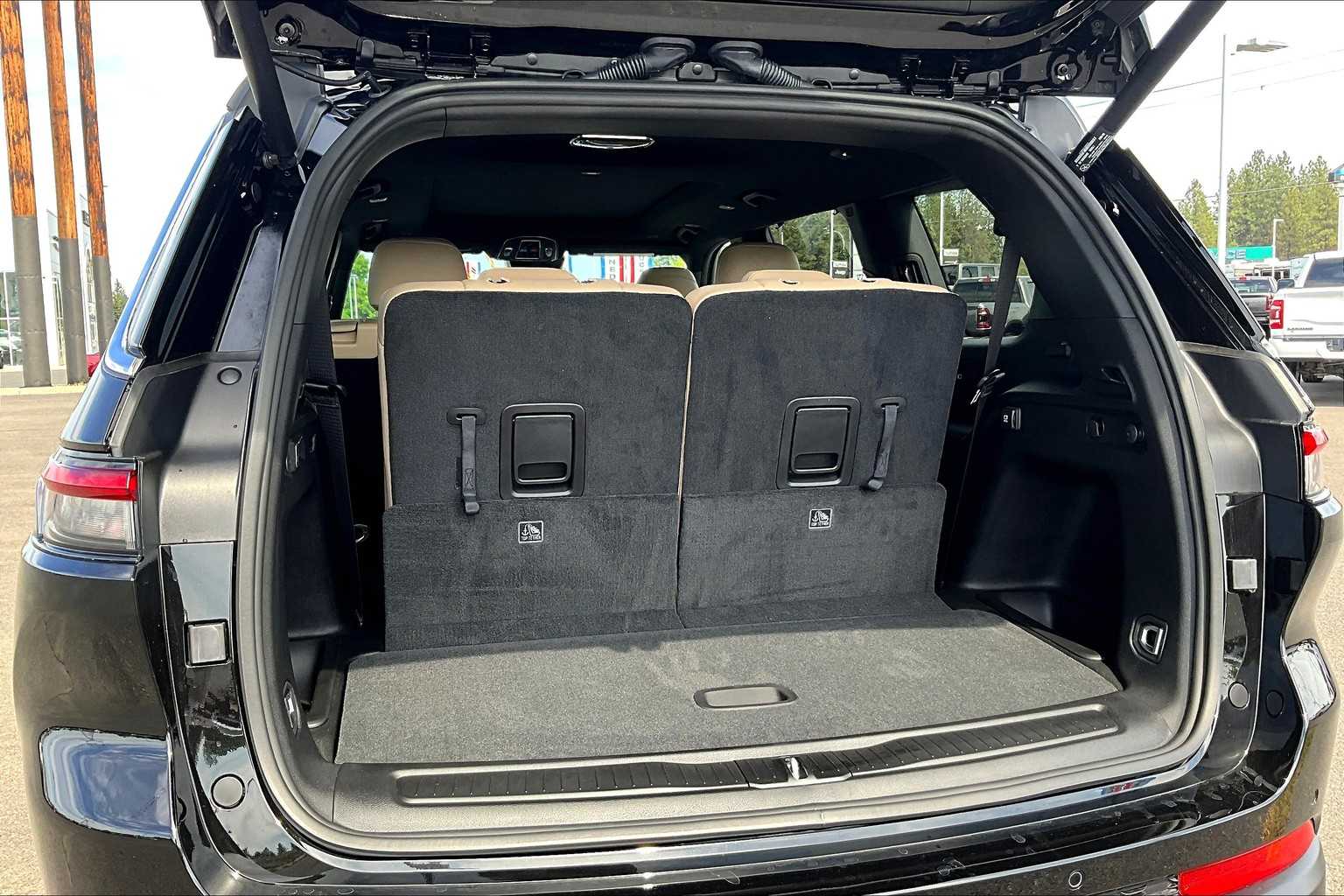 Thumbnail: 2025 Jeep Grand Cherokee L - 19