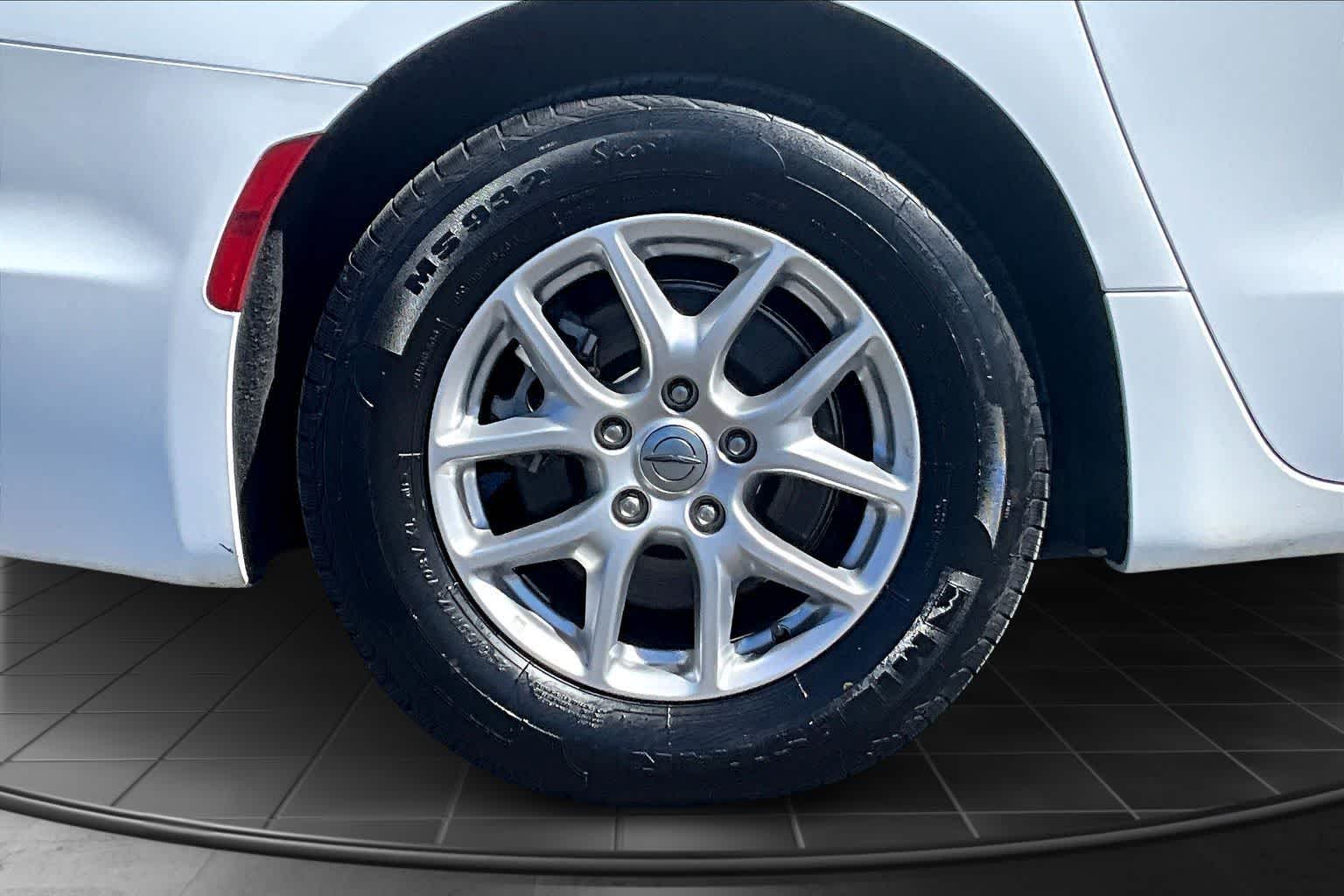 Thumbnail: 2024 Chrysler Pacifica - 36