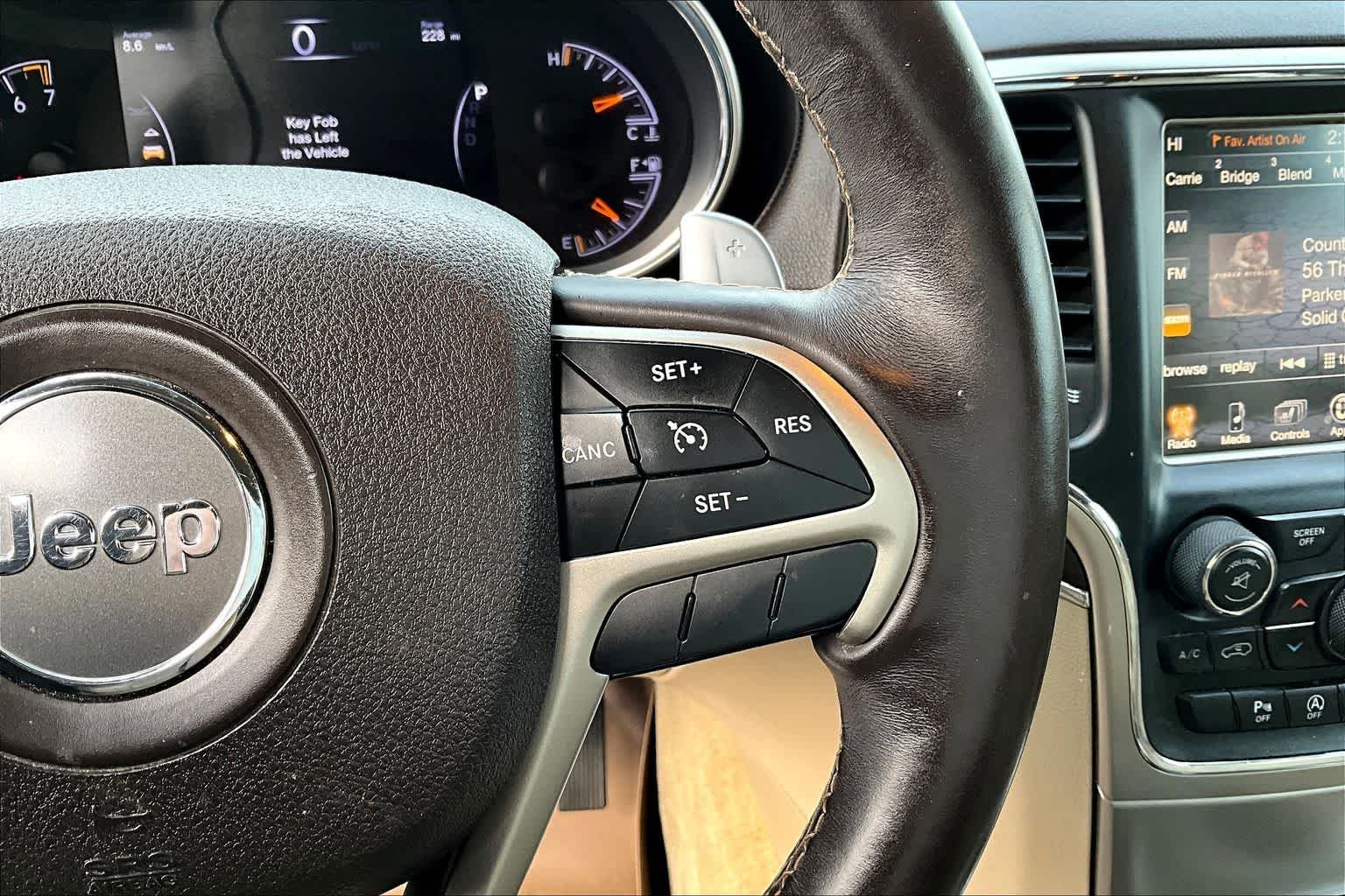 Thumbnail: 2017 Jeep Grand Cherokee - 26