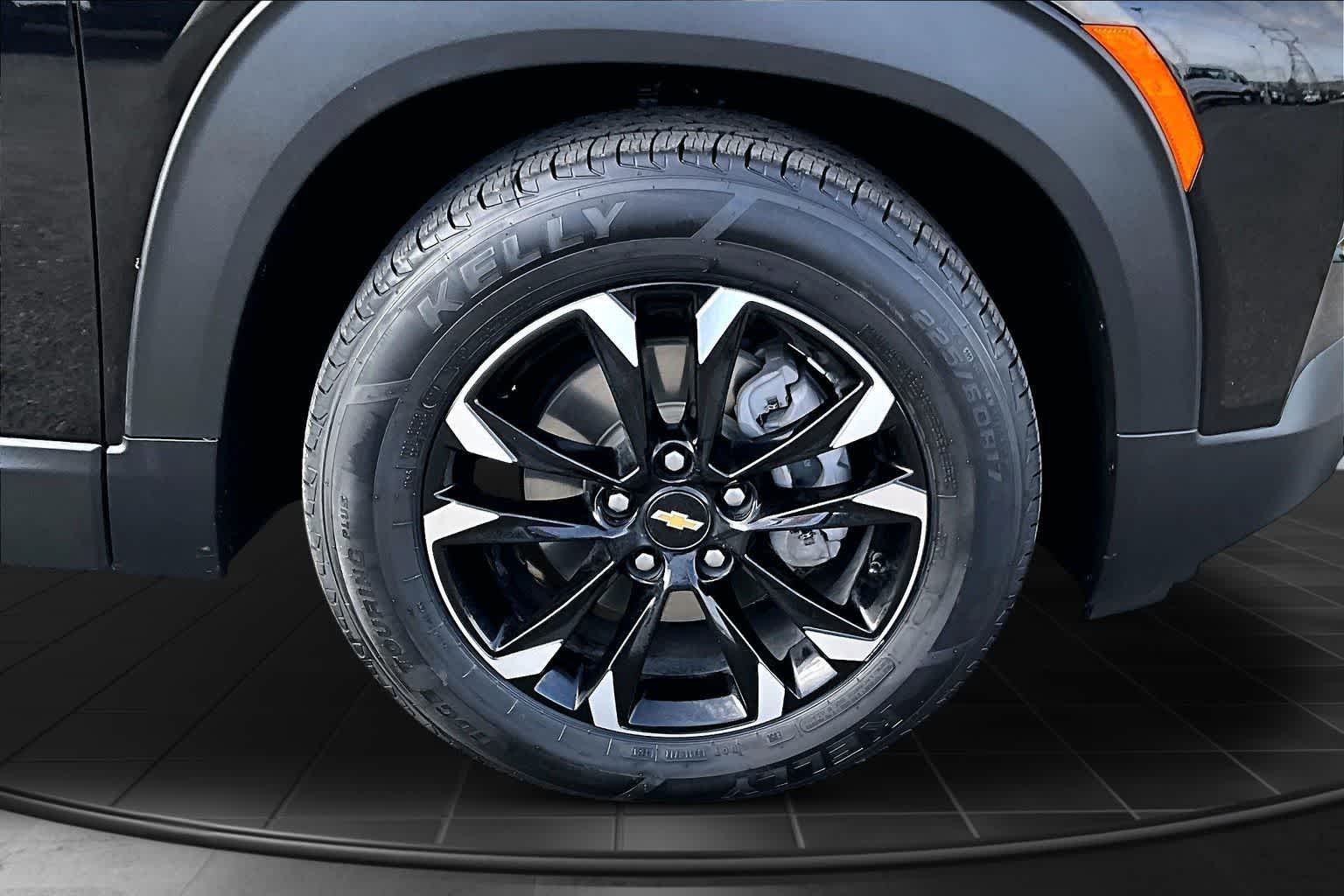 Thumbnail: 2023 Chevrolet TrailBlazer - 33