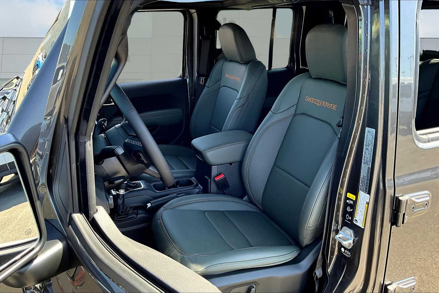 Thumbnail: 2025 Jeep Gladiator - 10