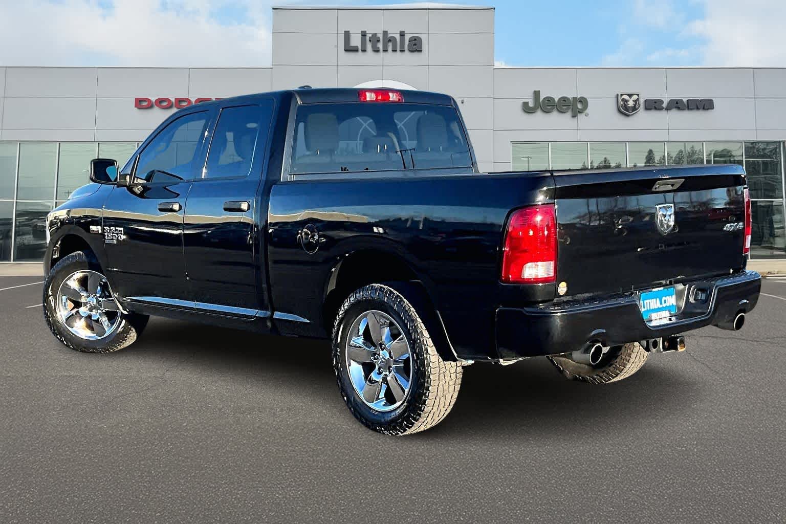 Thumbnail: 2019 RAM 1500 Classic - 4