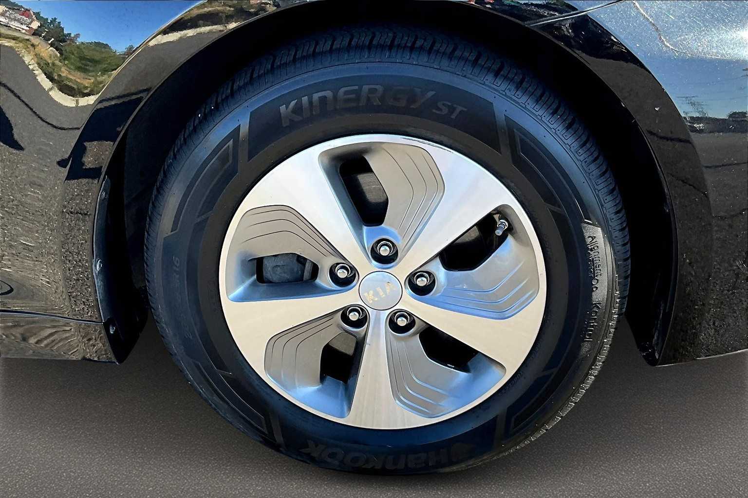 Thumbnail: 2015 Kia Optima - 33