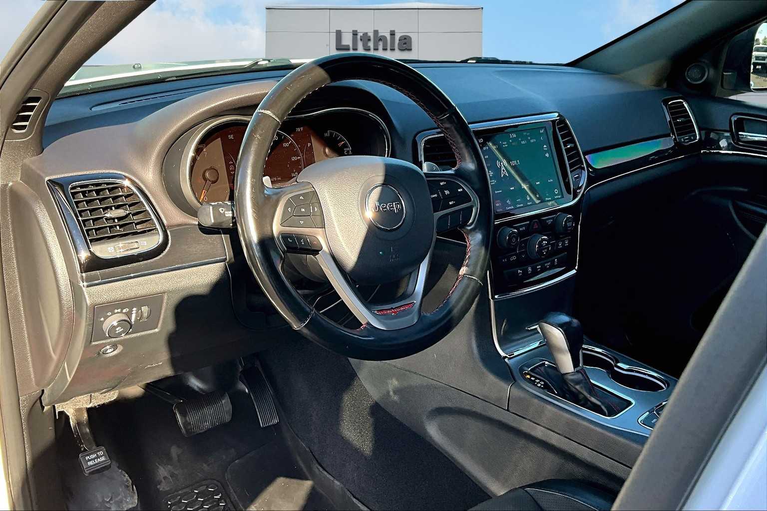 2020 Jeep Grand Cherokee Trailhawk photo 2