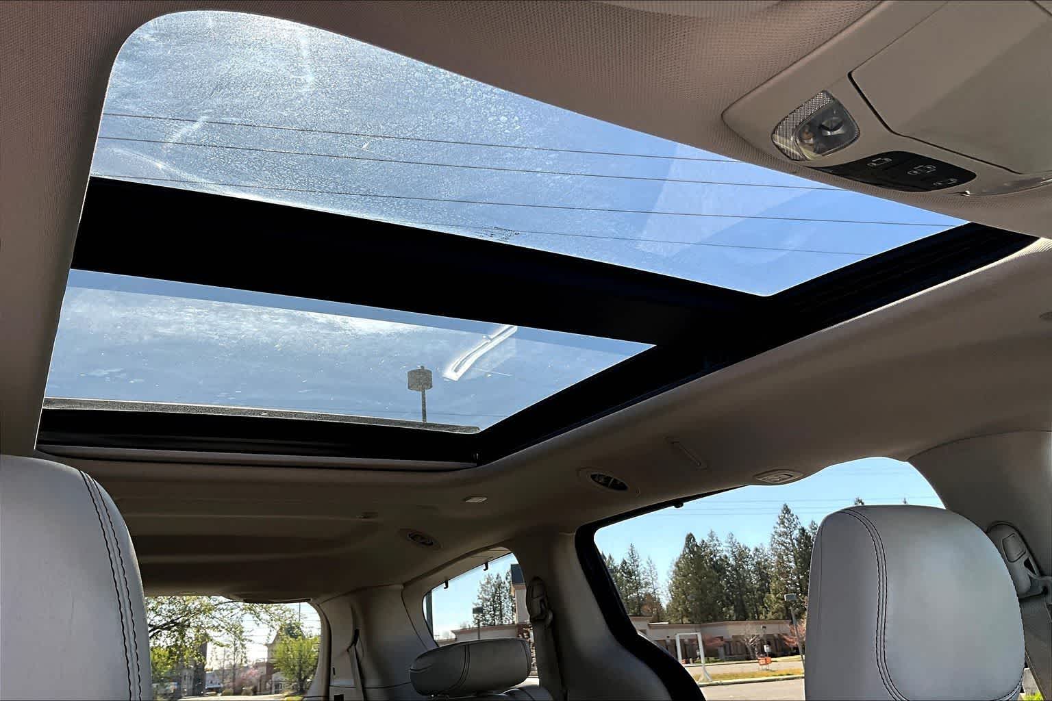 Thumbnail: 2020 Chrysler Pacifica - 30