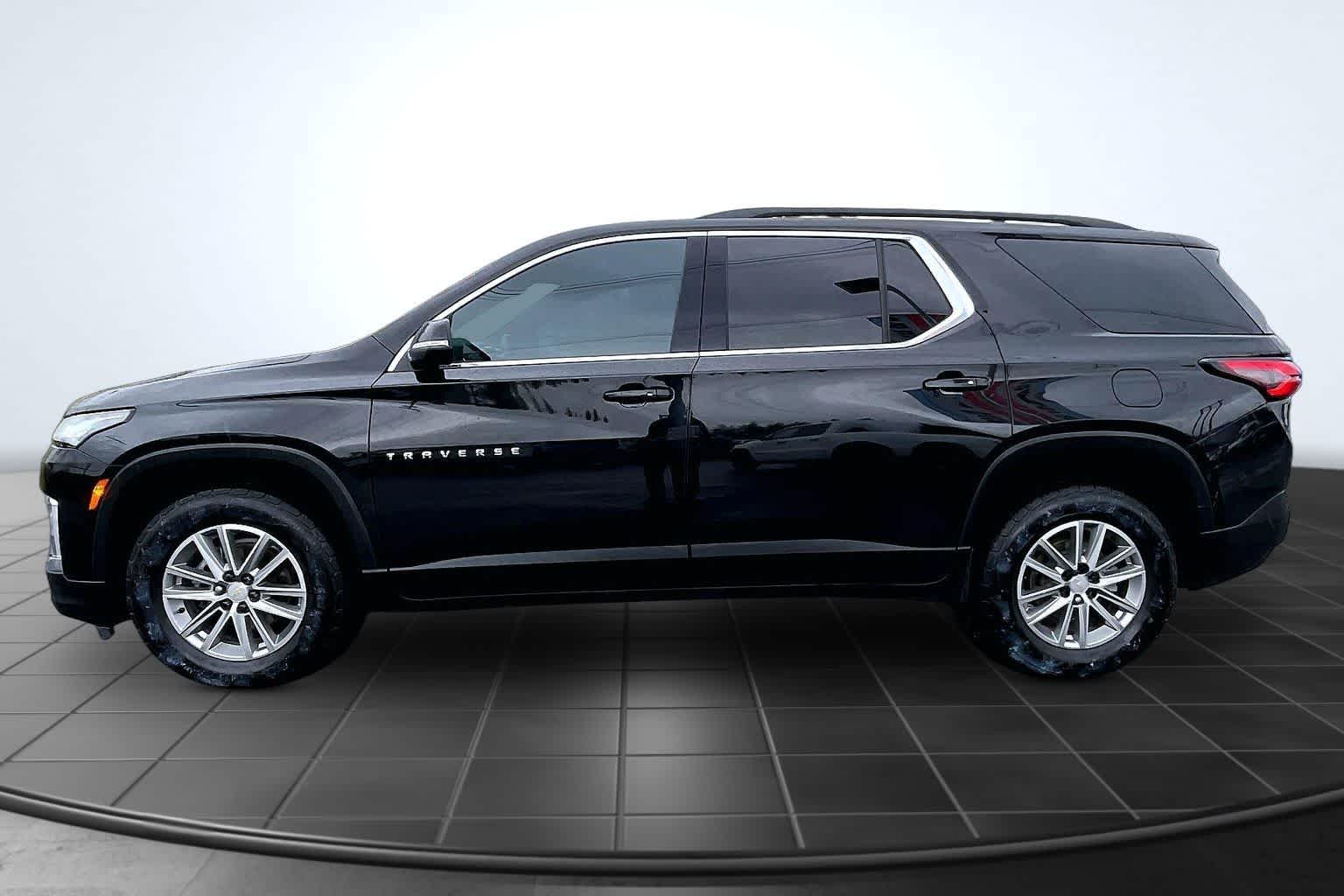 Thumbnail: 2023 Chevrolet Traverse - 3