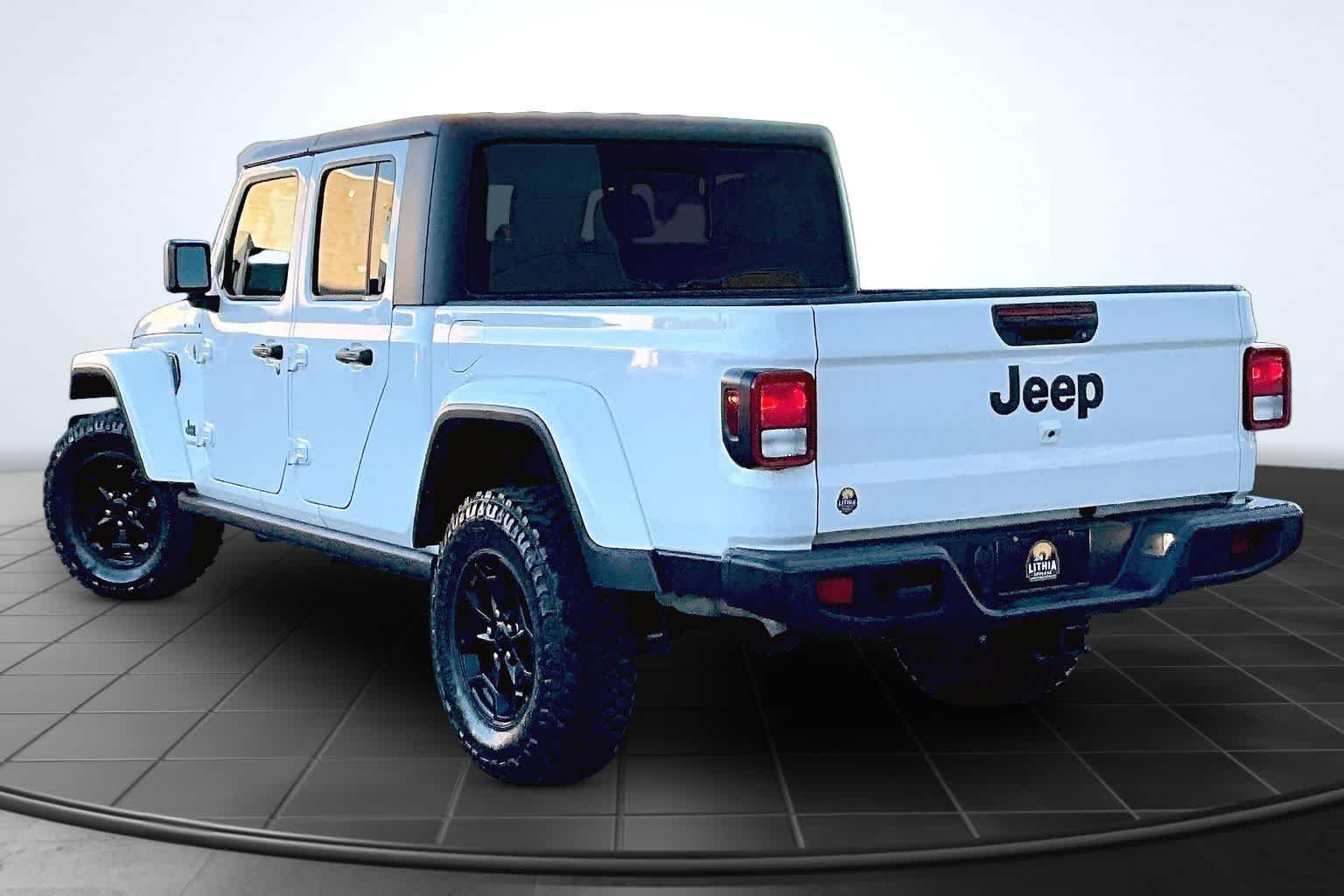 Thumbnail: 2022 Jeep Gladiator - 4